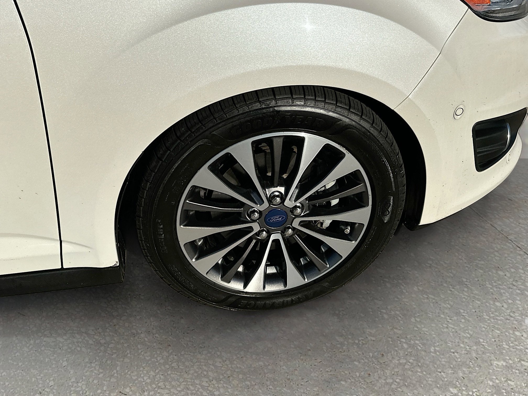 2017 Ford C-Max Energi Titanium