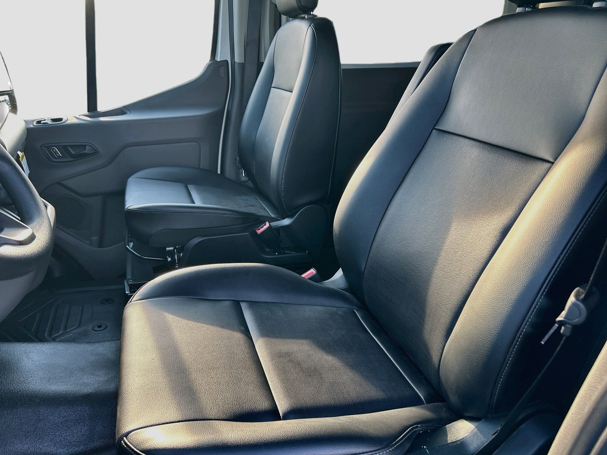 2026 Ford Transit Passenger Wagon XL