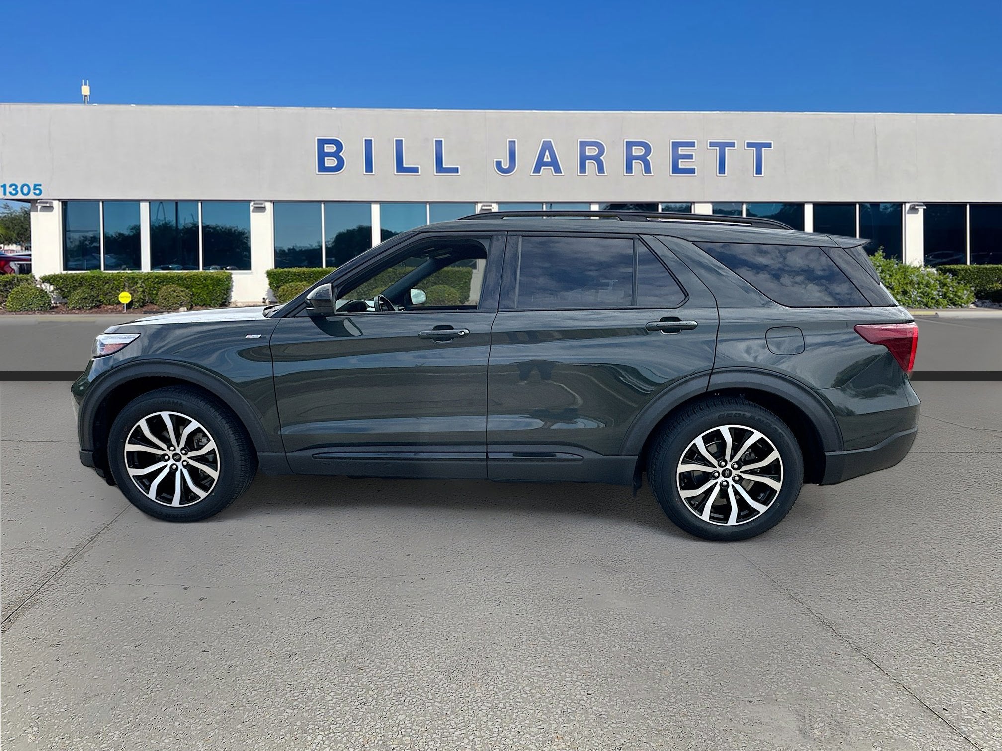 2022 Ford Explorer ST-Line