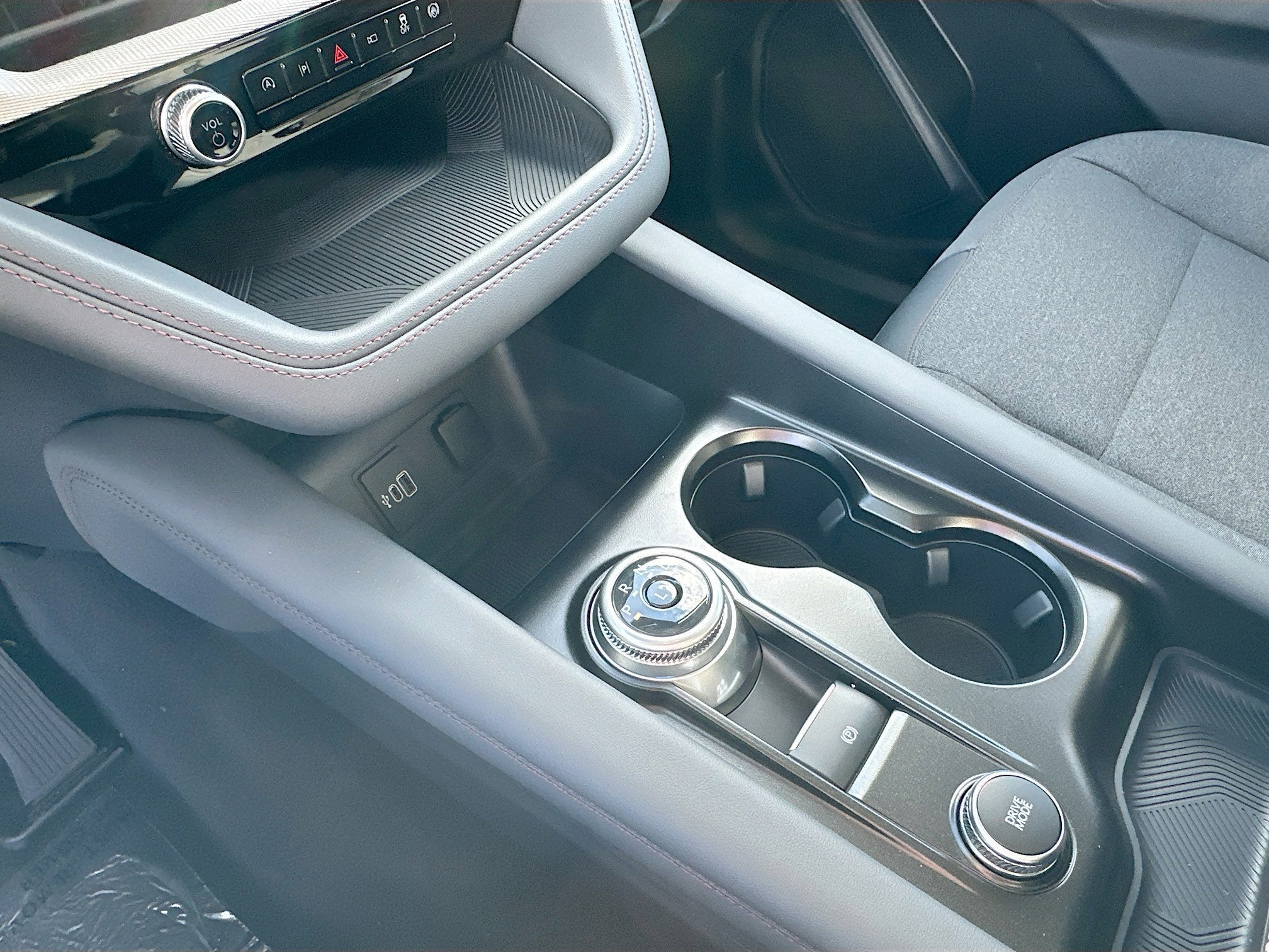 2026 Ford Explorer Active w/100A Pkg