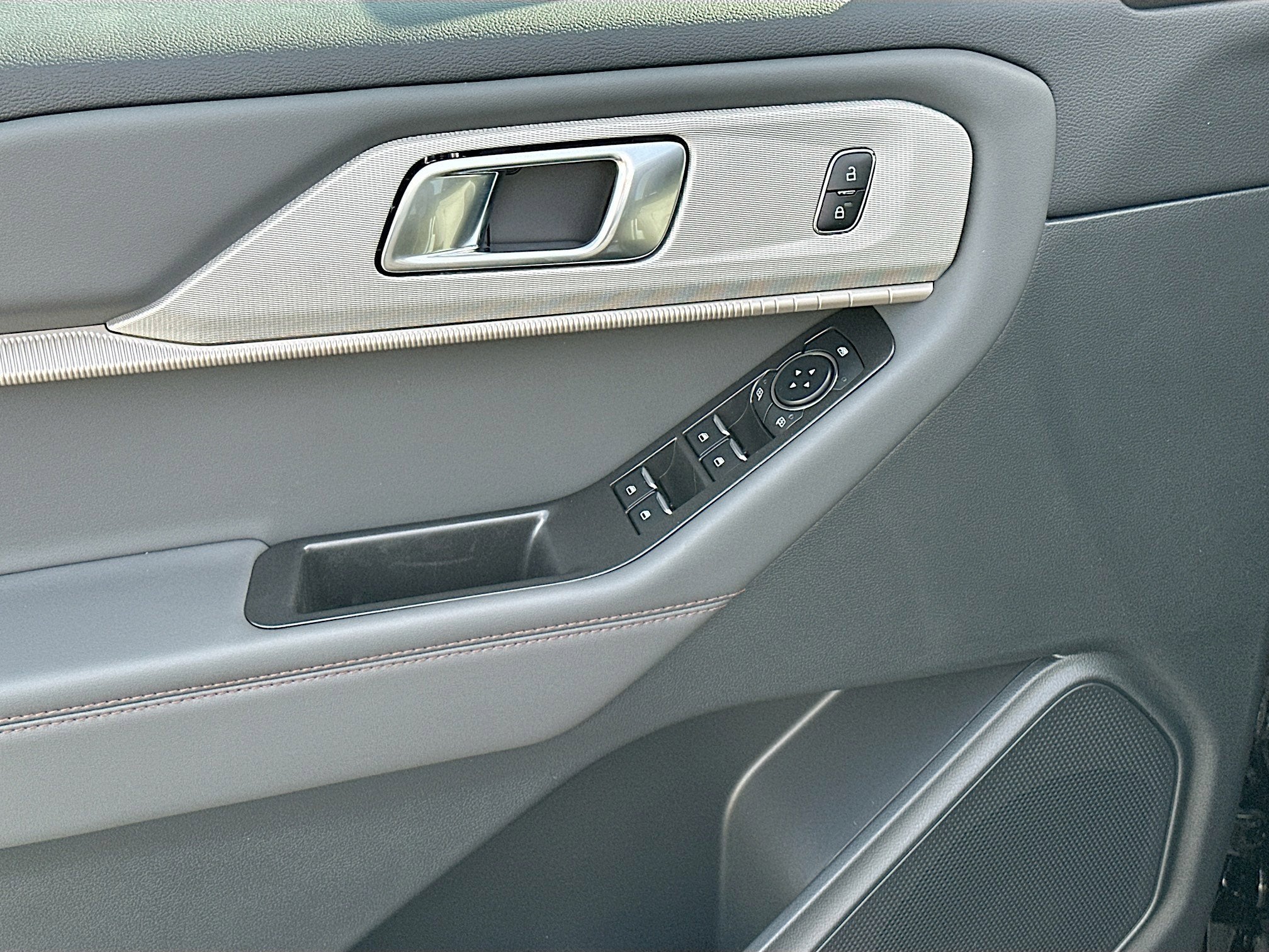 2026 Ford Explorer Active w/100A Pkg