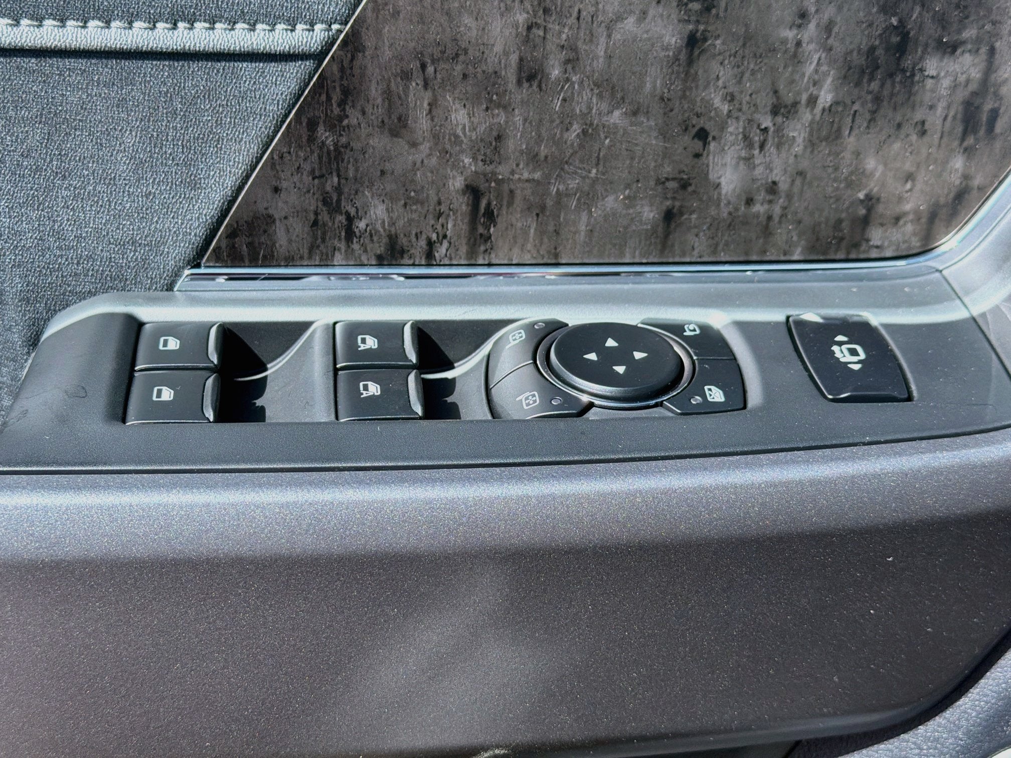 2027 Ford F-250SD F-250® Lariat®