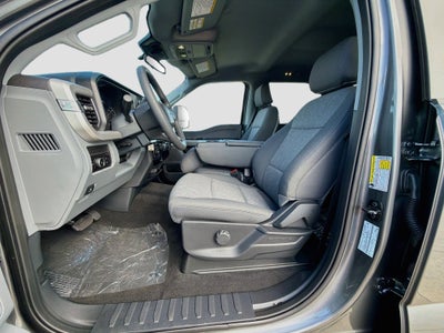 2027 Ford Super Duty F-350 DRW F-350® XL
