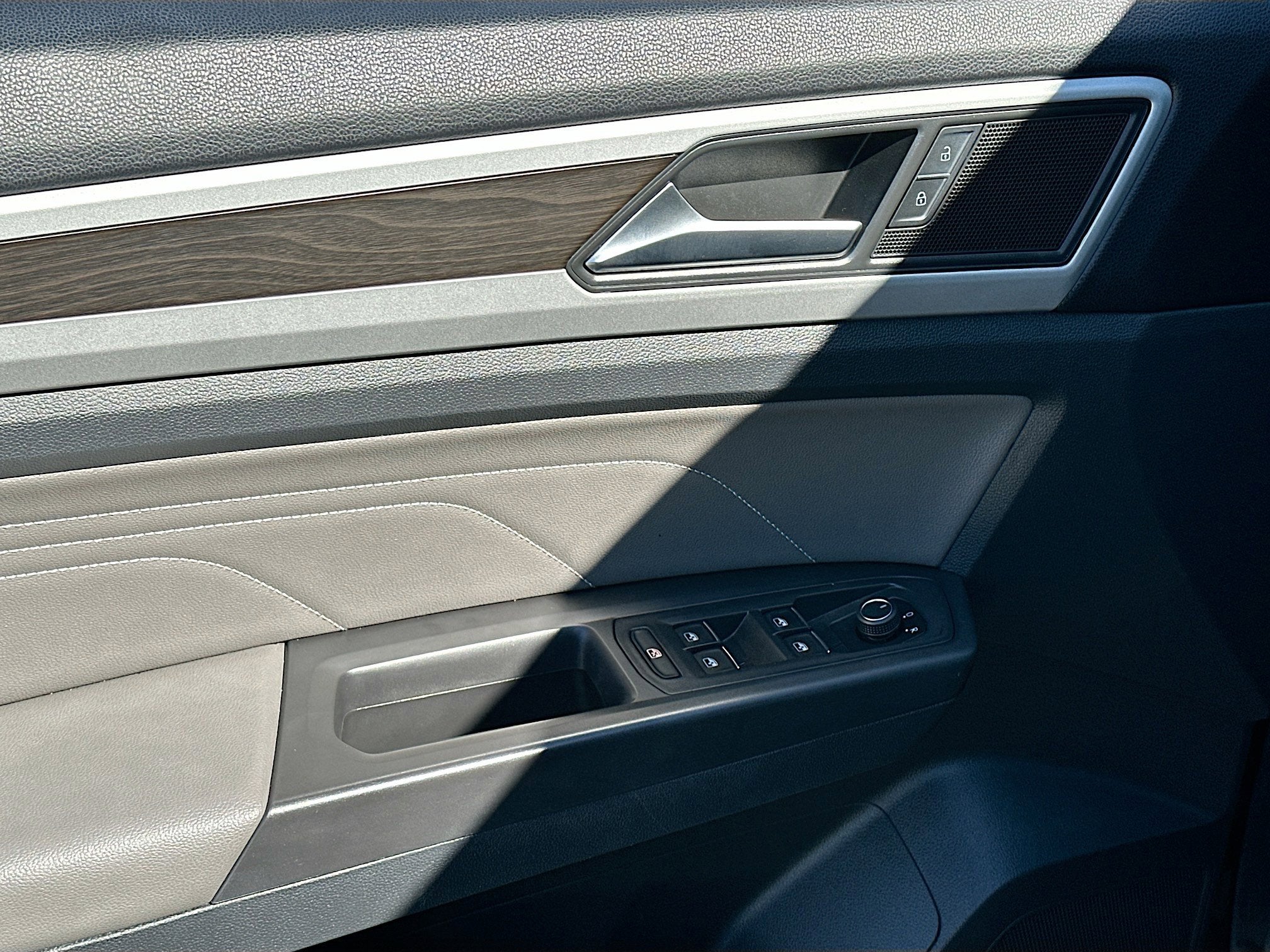 2023 Volkswagen Atlas 2.0T SE