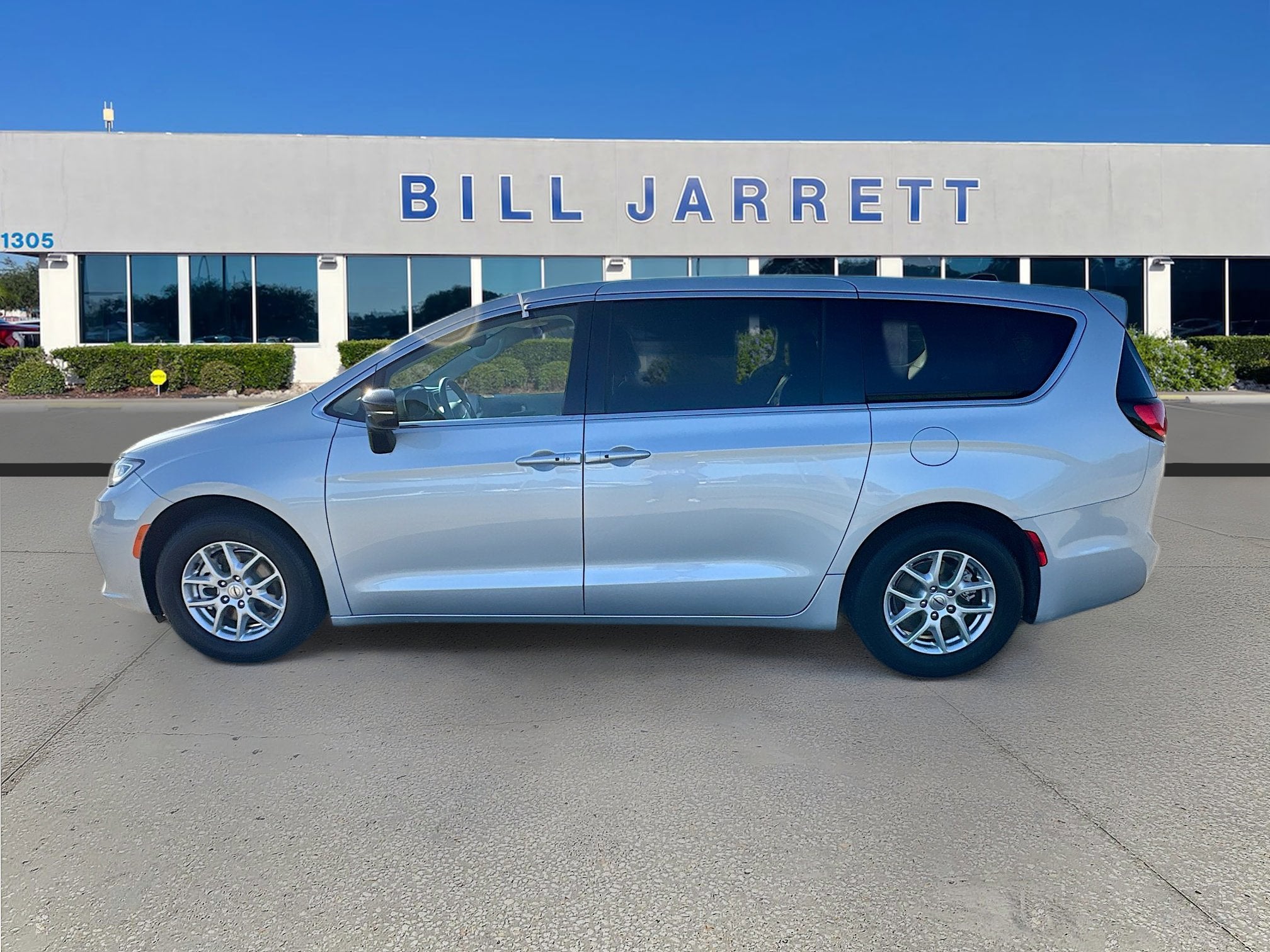 2024 Chrysler Pacifica Touring L