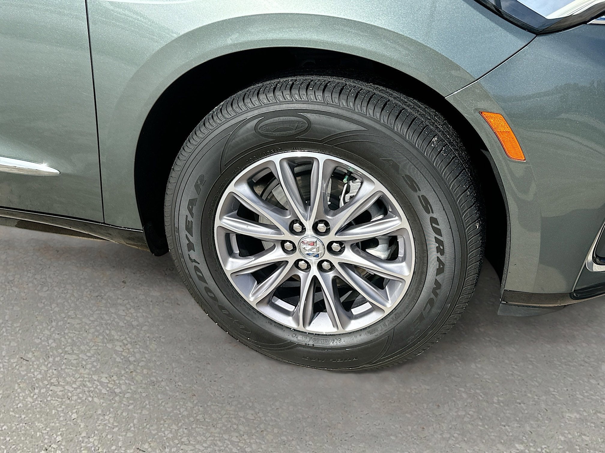 2023 Buick Enclave Essence