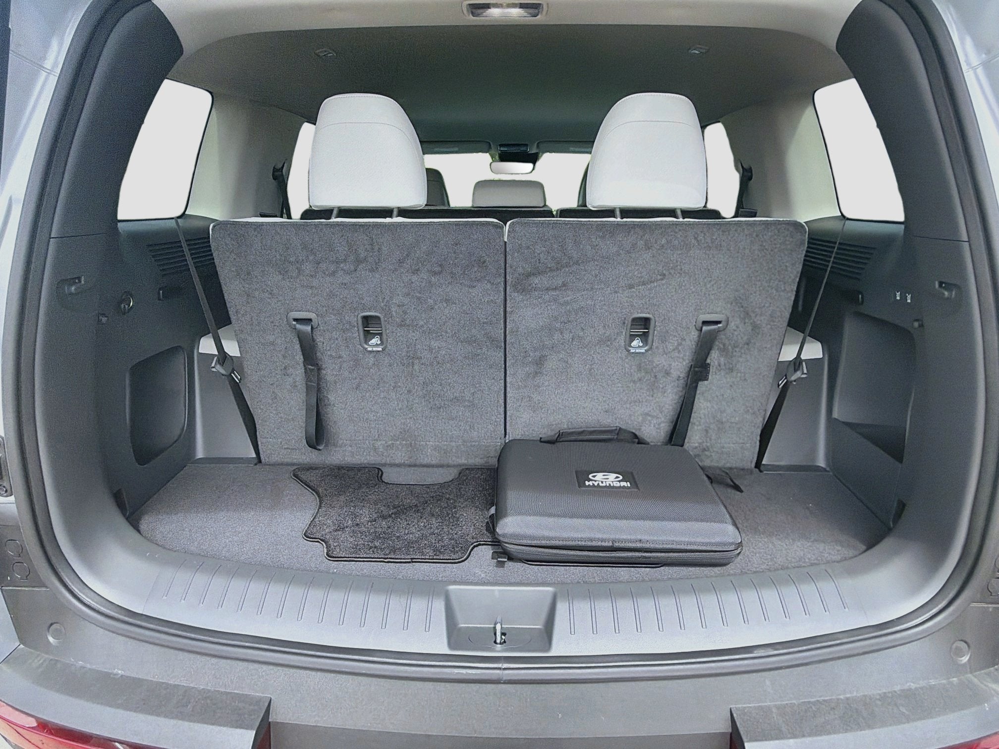 2026 Hyundai Santa Fe SE - Photo 9