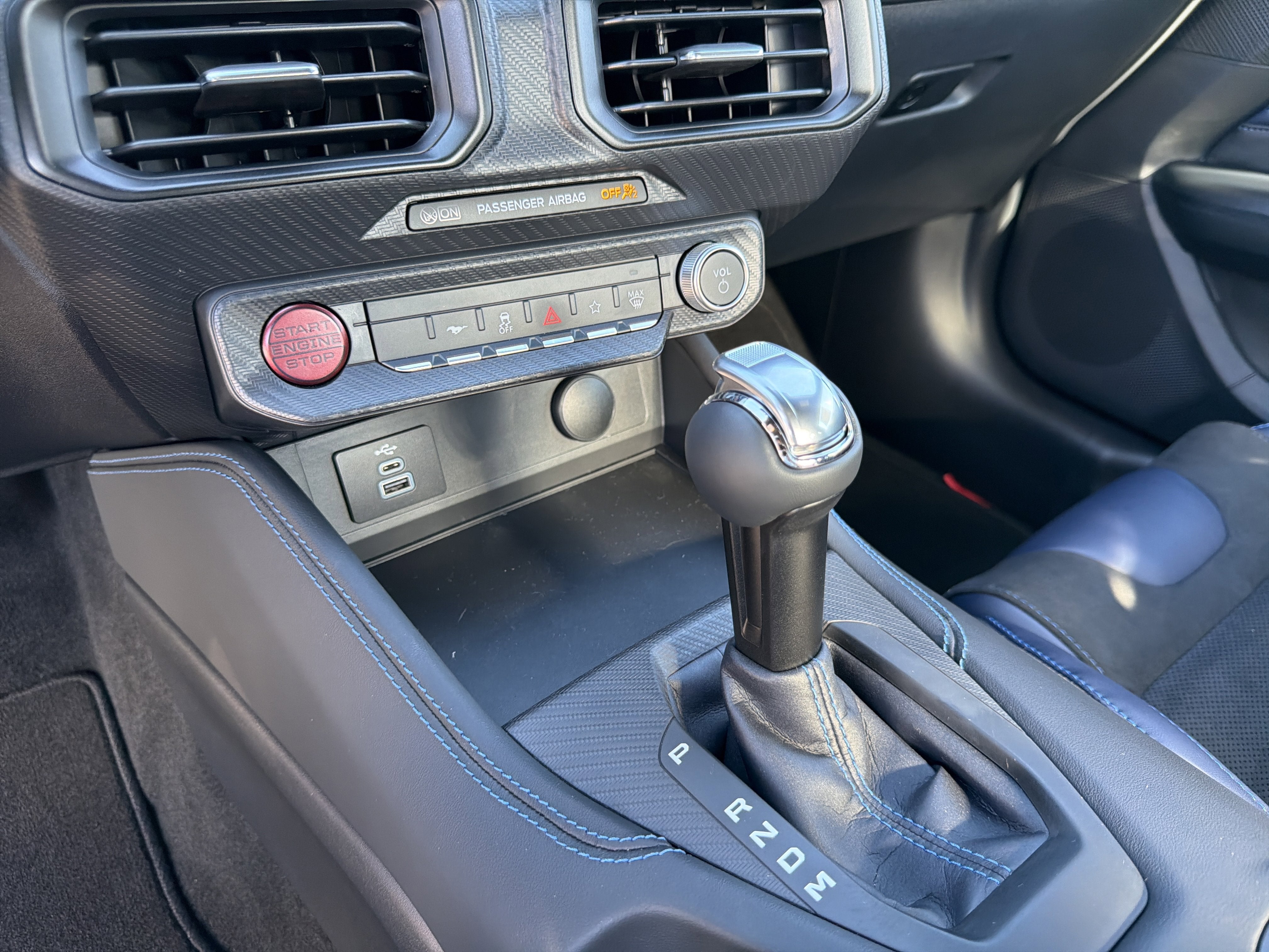 2025 Ford Mustang Dark Horse