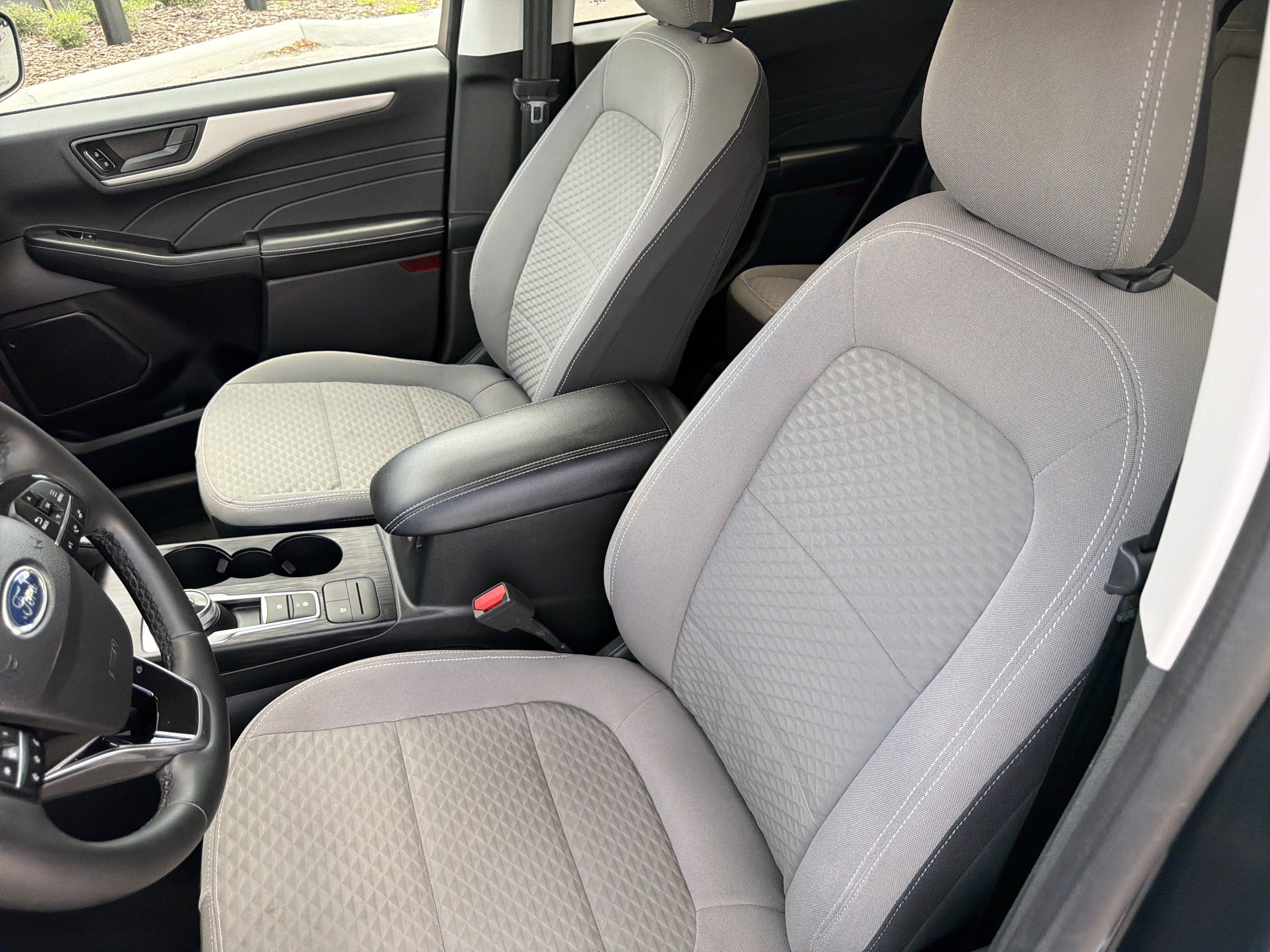 2022 Ford Escape Hybrid SE