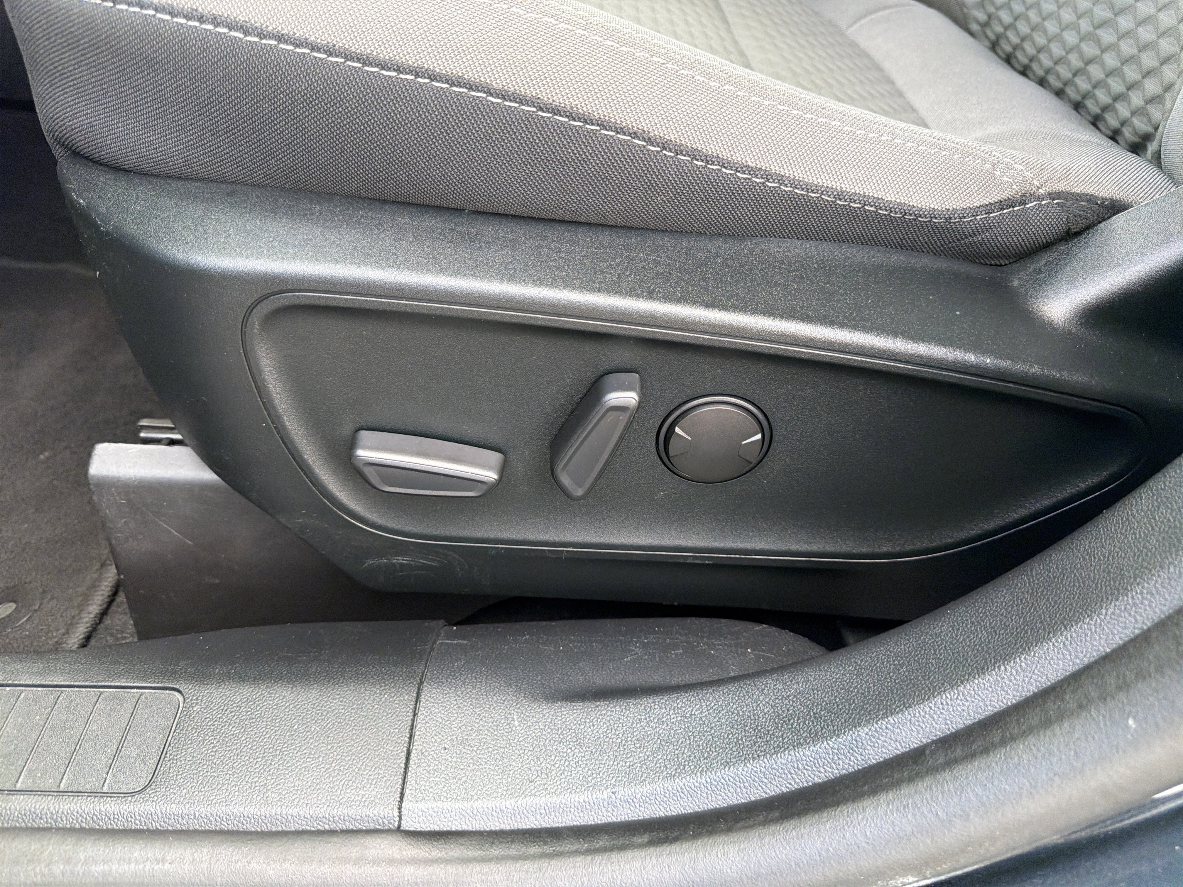 2022 Ford Escape Hybrid SE