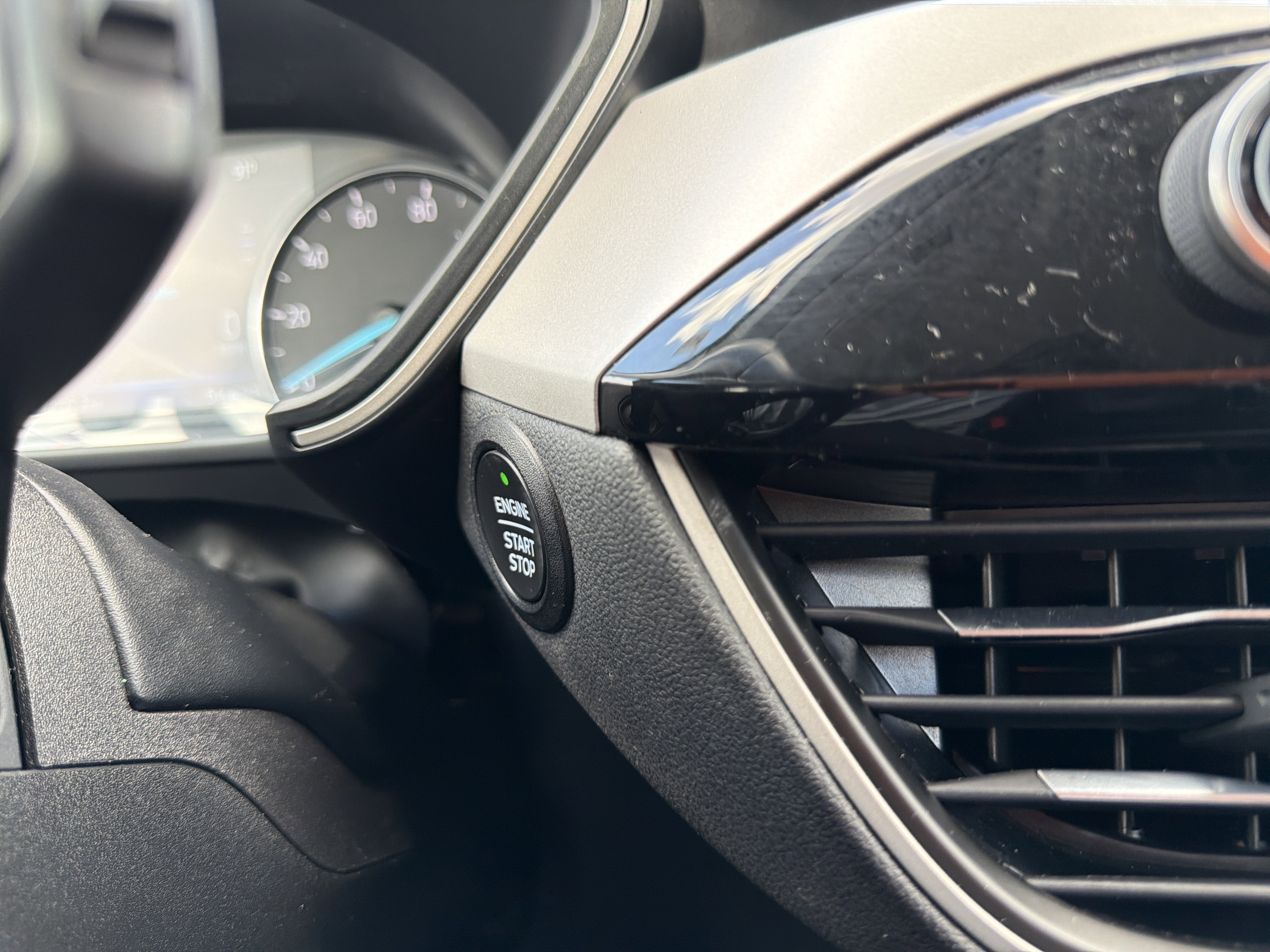 2022 Ford Escape Hybrid SE