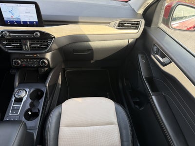 2022 Ford Escape Hybrid Titanium