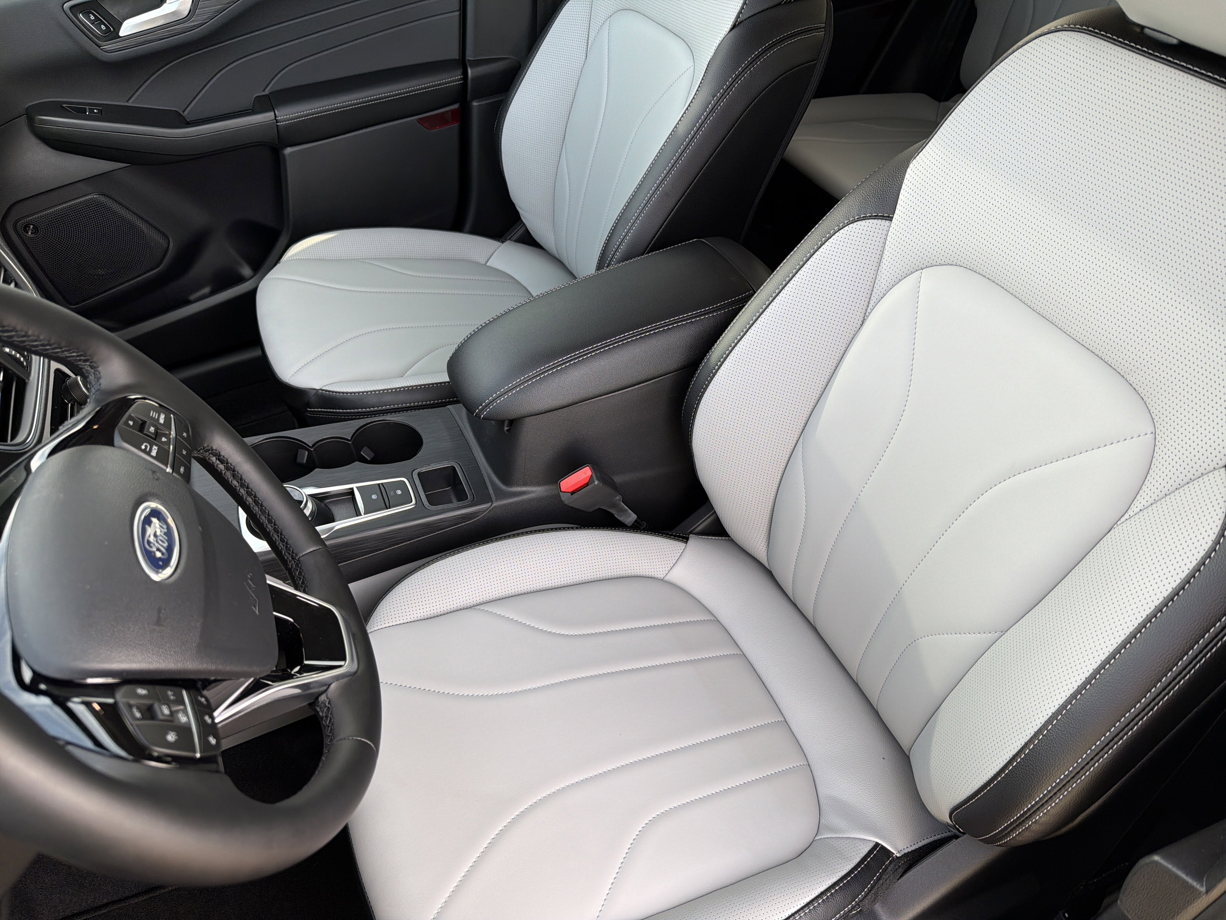 2026 Ford Escape Platinum