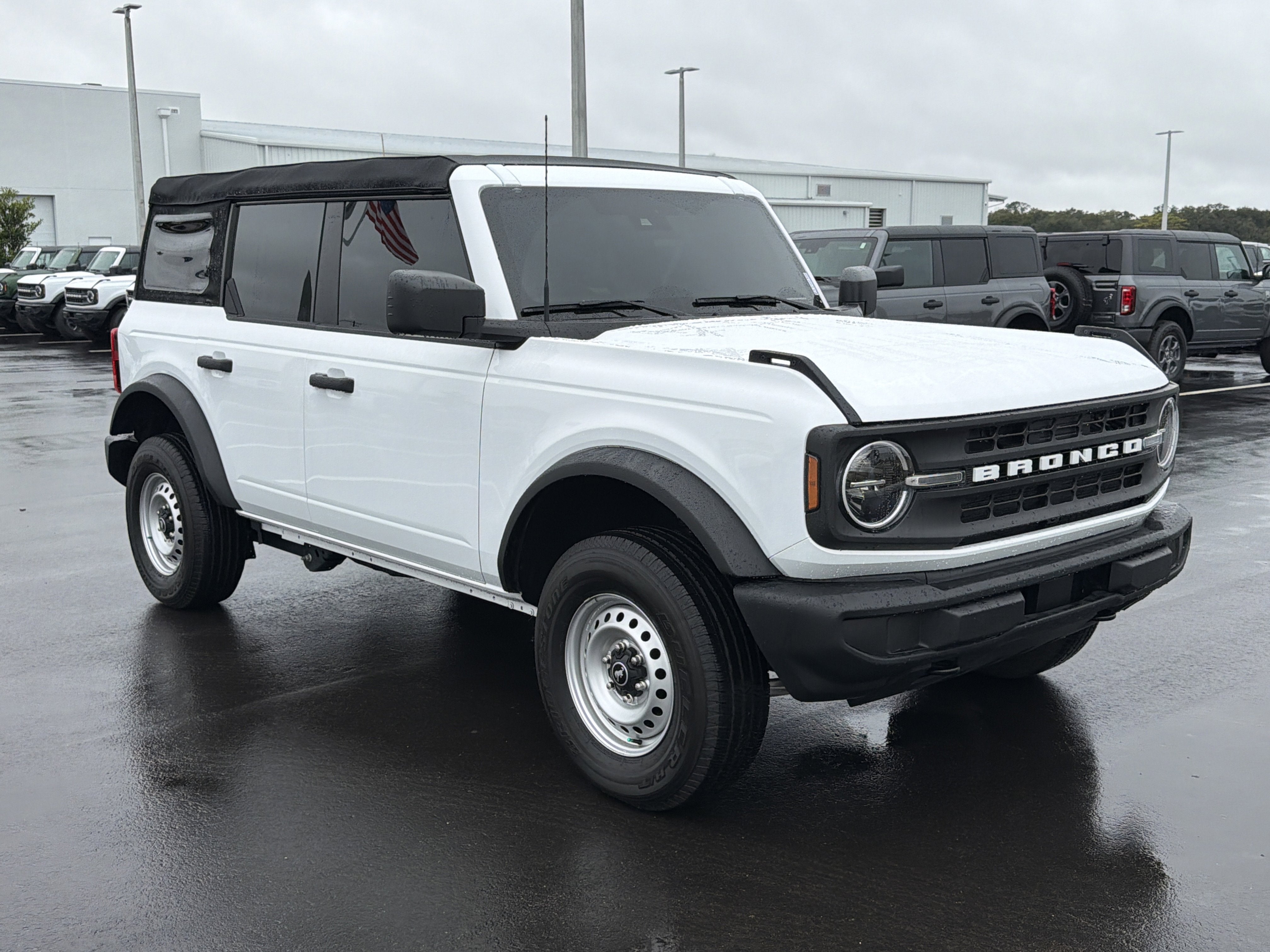 2025 Ford Bronco Base