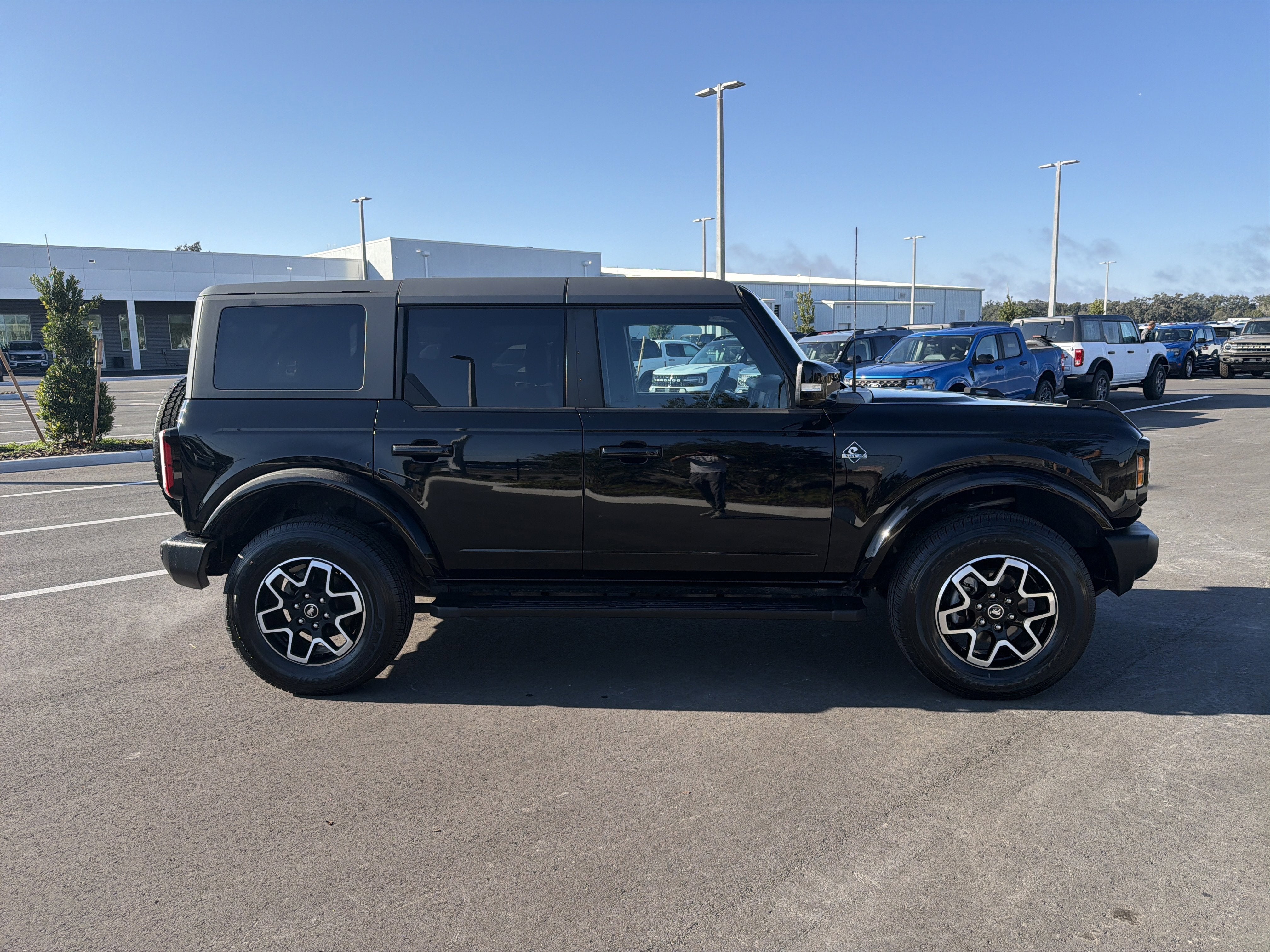 2023 Ford Bronco Outer Banks