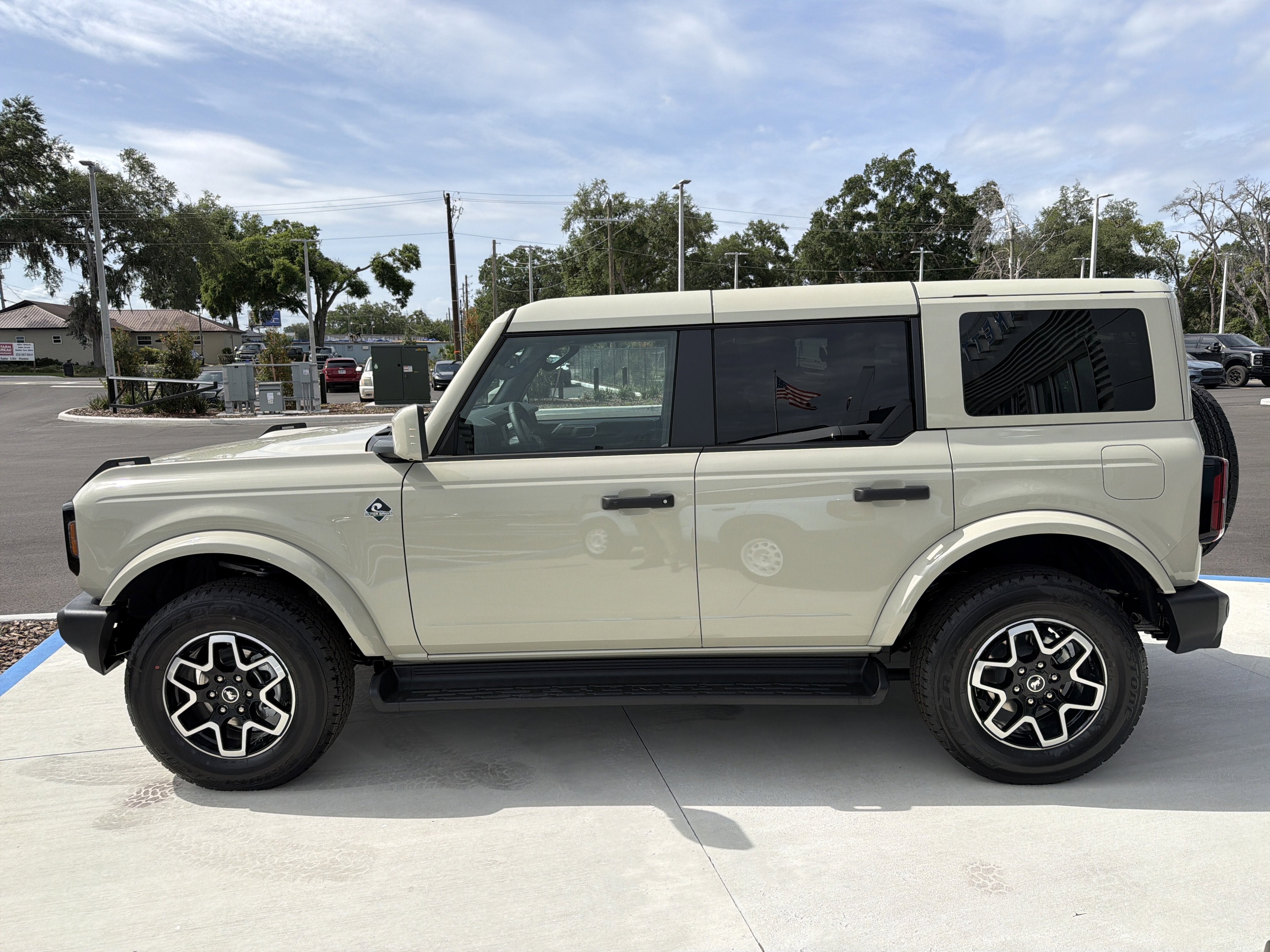 2026 Ford Bronco Outer Banks