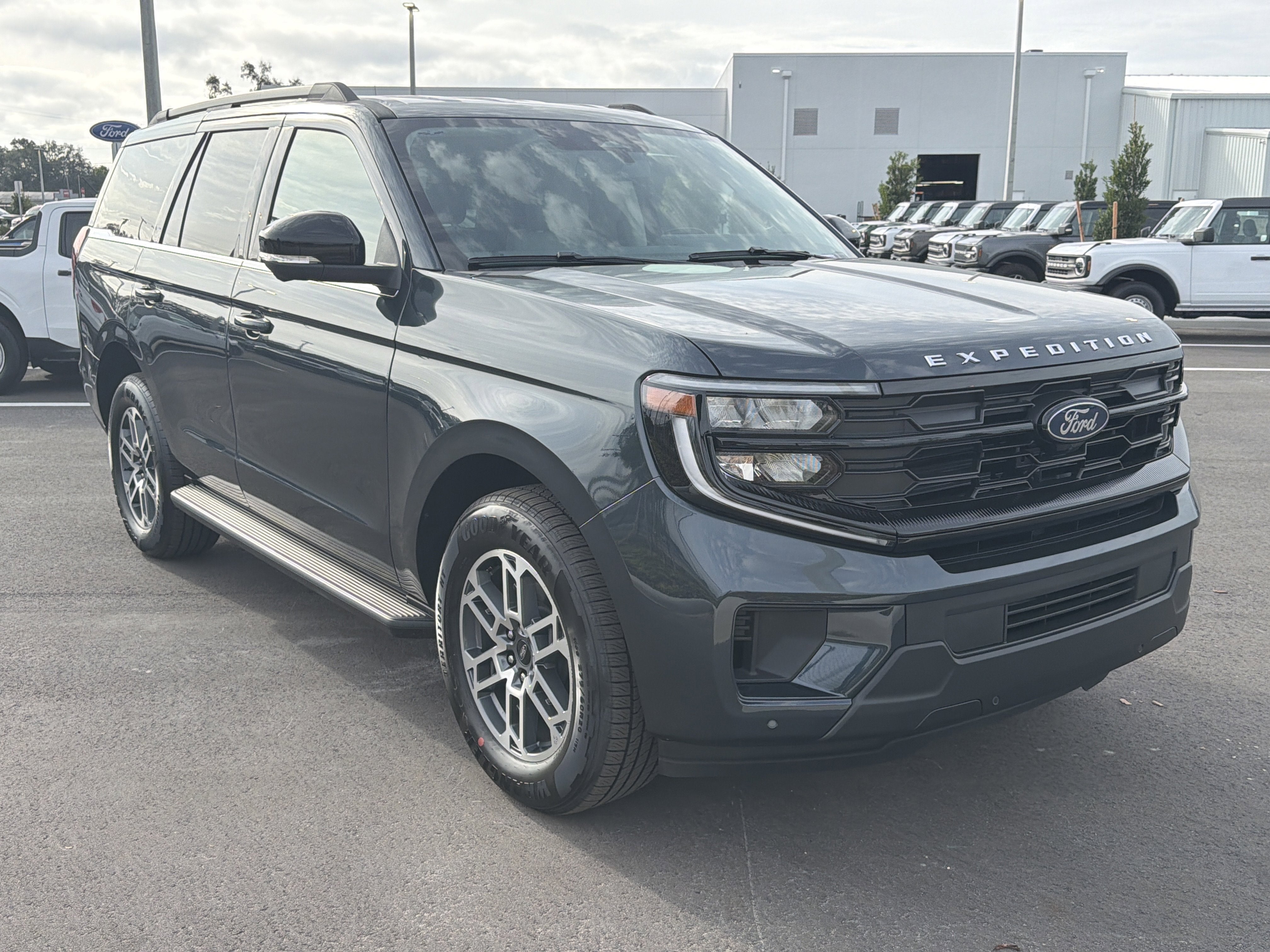 2026 Ford Expedition Active