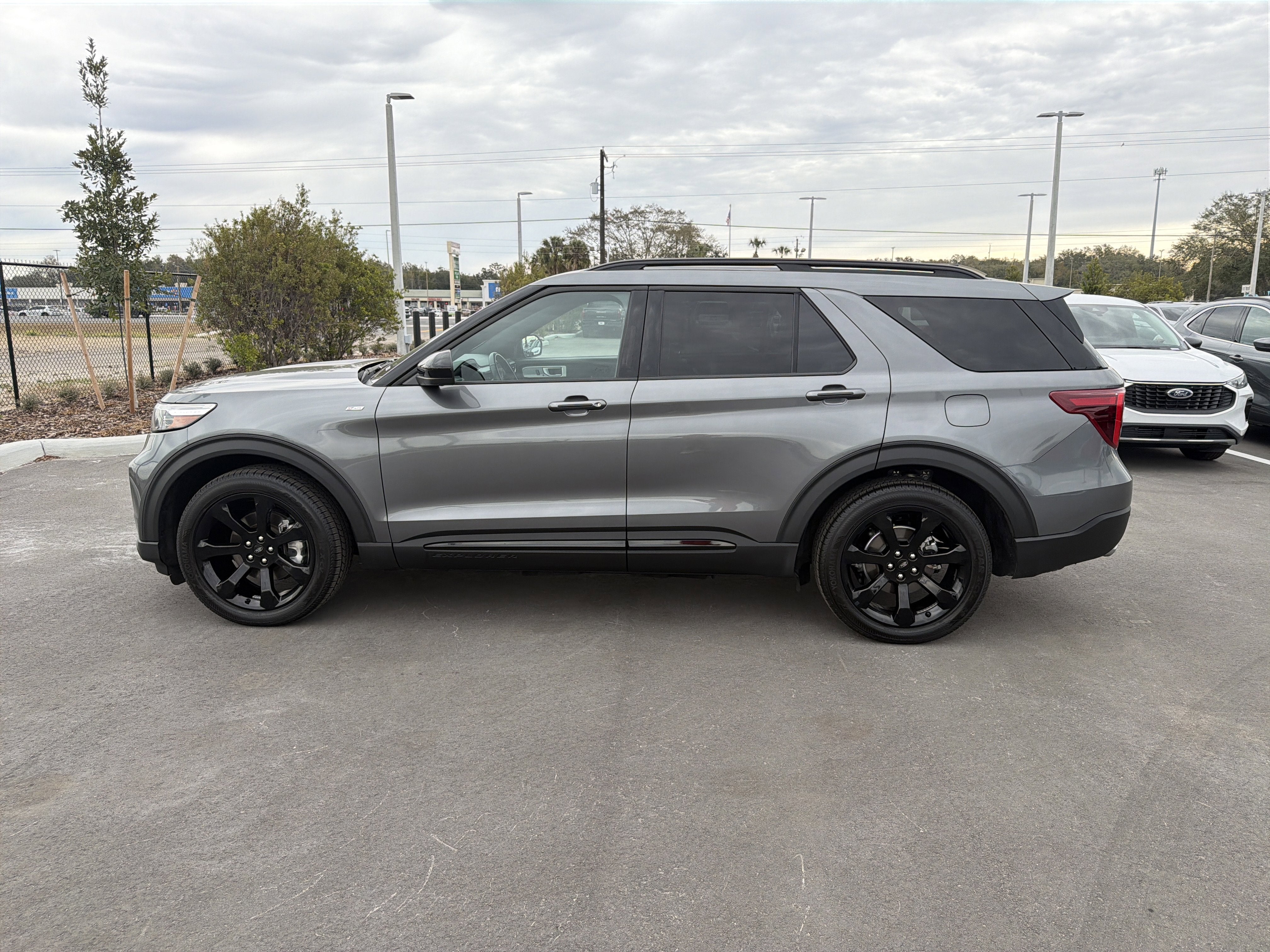 2023 Ford Explorer ST-Line