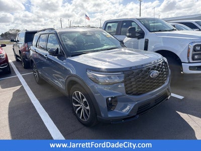 2025 Ford Explorer ST-Line