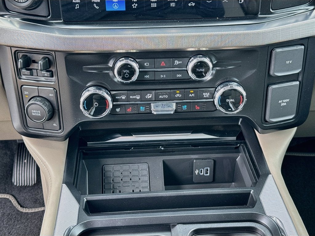 2027 Ford F-350SD Platinum DRW