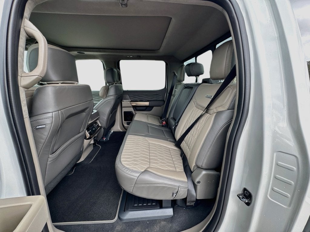 2027 Ford F-350SD Platinum DRW