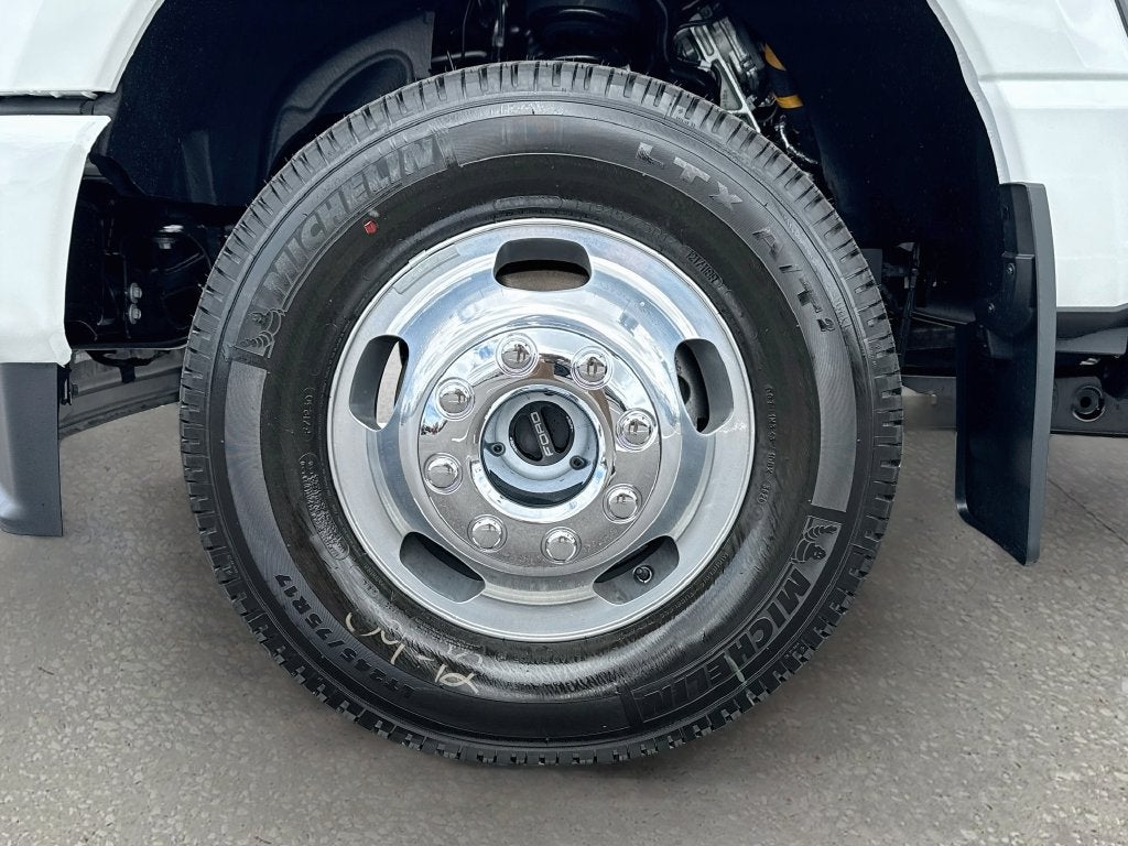 2027 Ford F-350SD Platinum DRW