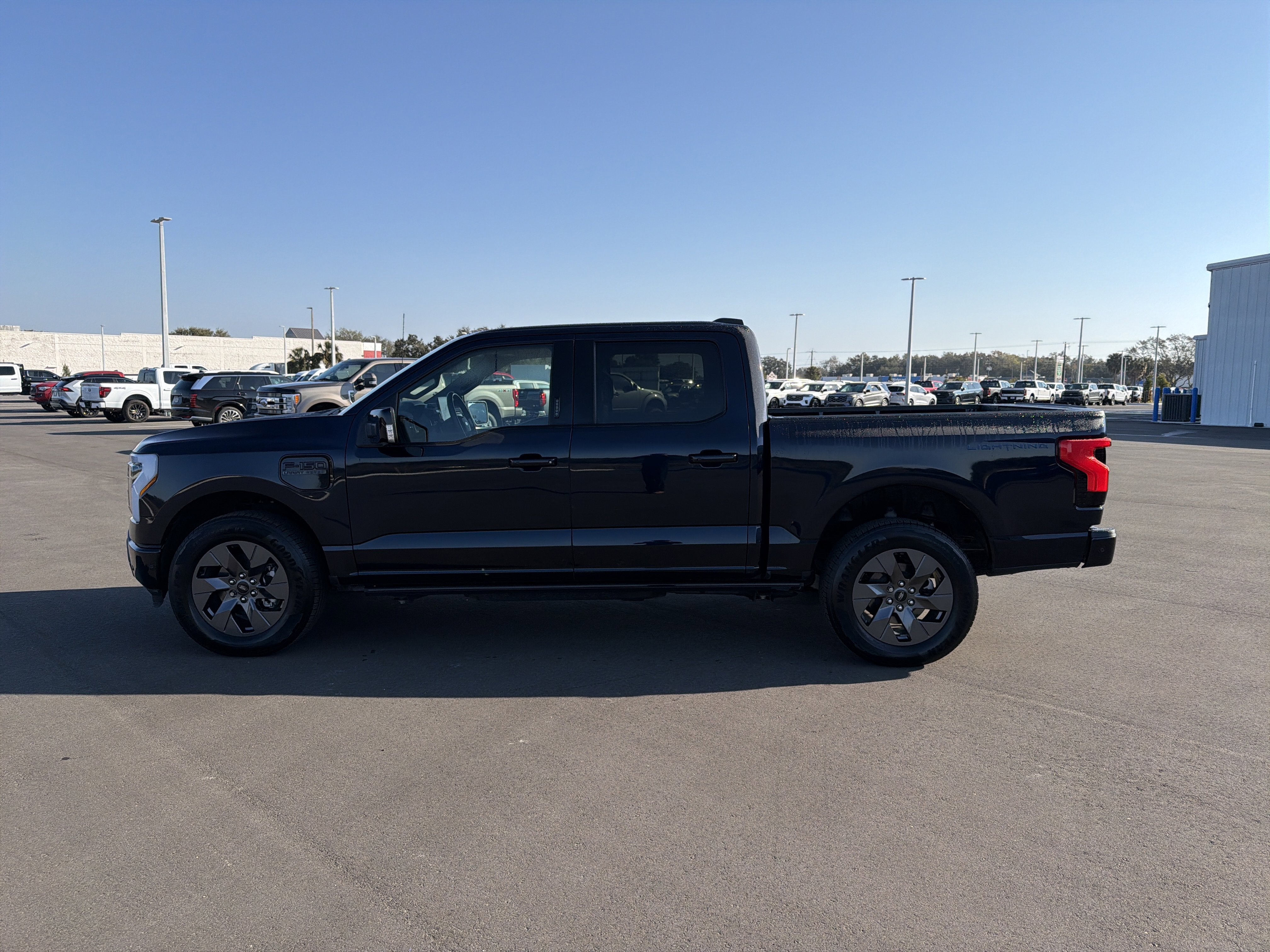 2023 Ford F-150 Lightning Lariat