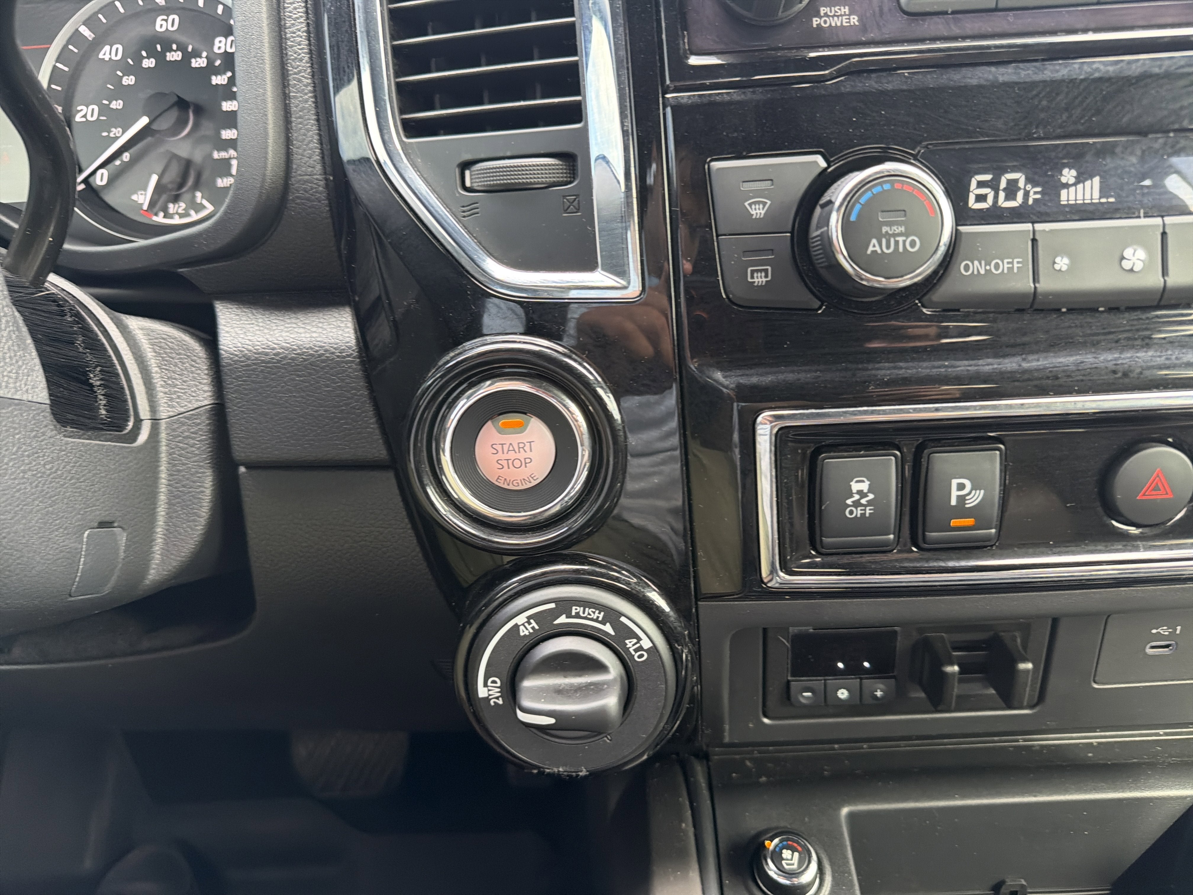 2024 Nissan Titan Platinum Reserve