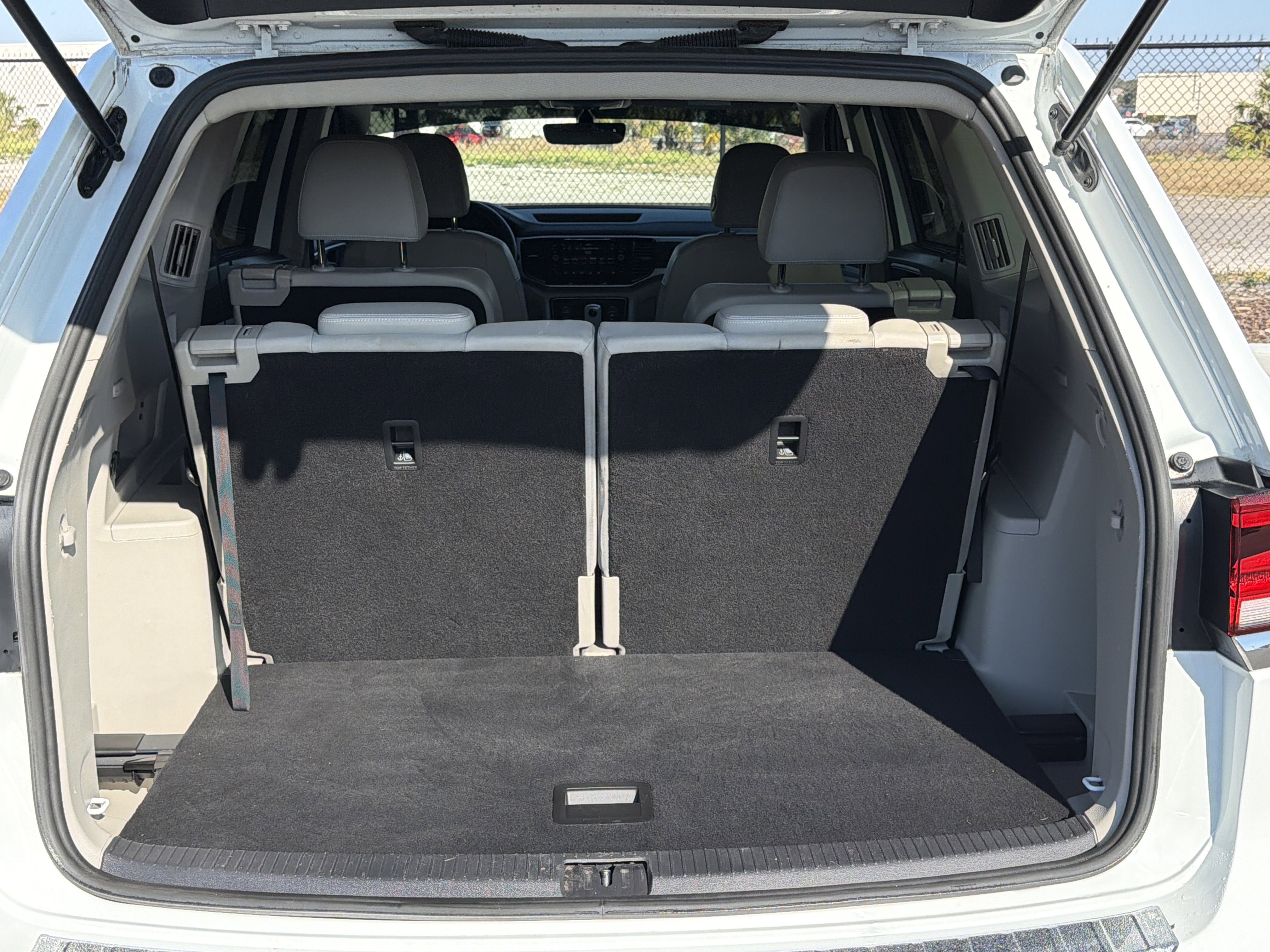 2022 Volkswagen Atlas 2.0T SE w/Technology