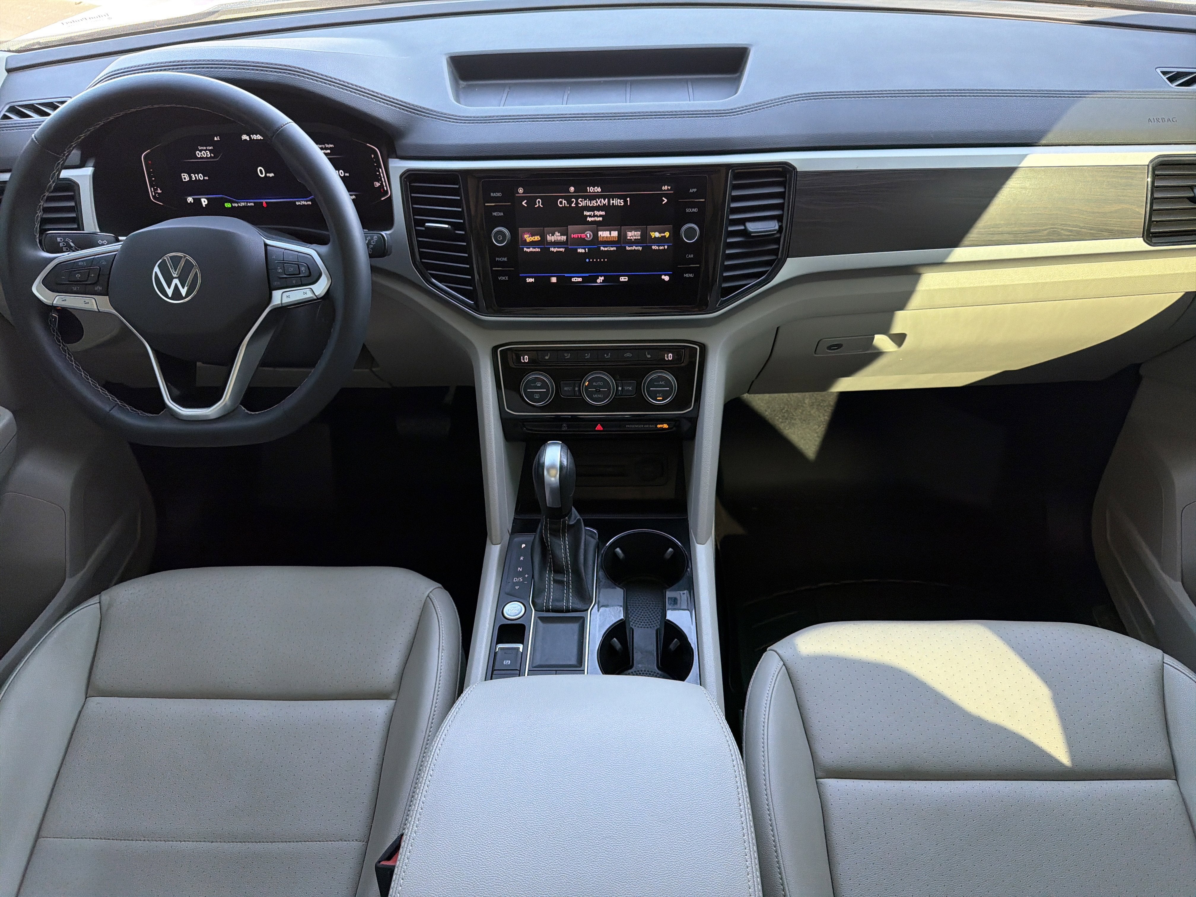 2022 Volkswagen Atlas 2.0T SE w/Technology