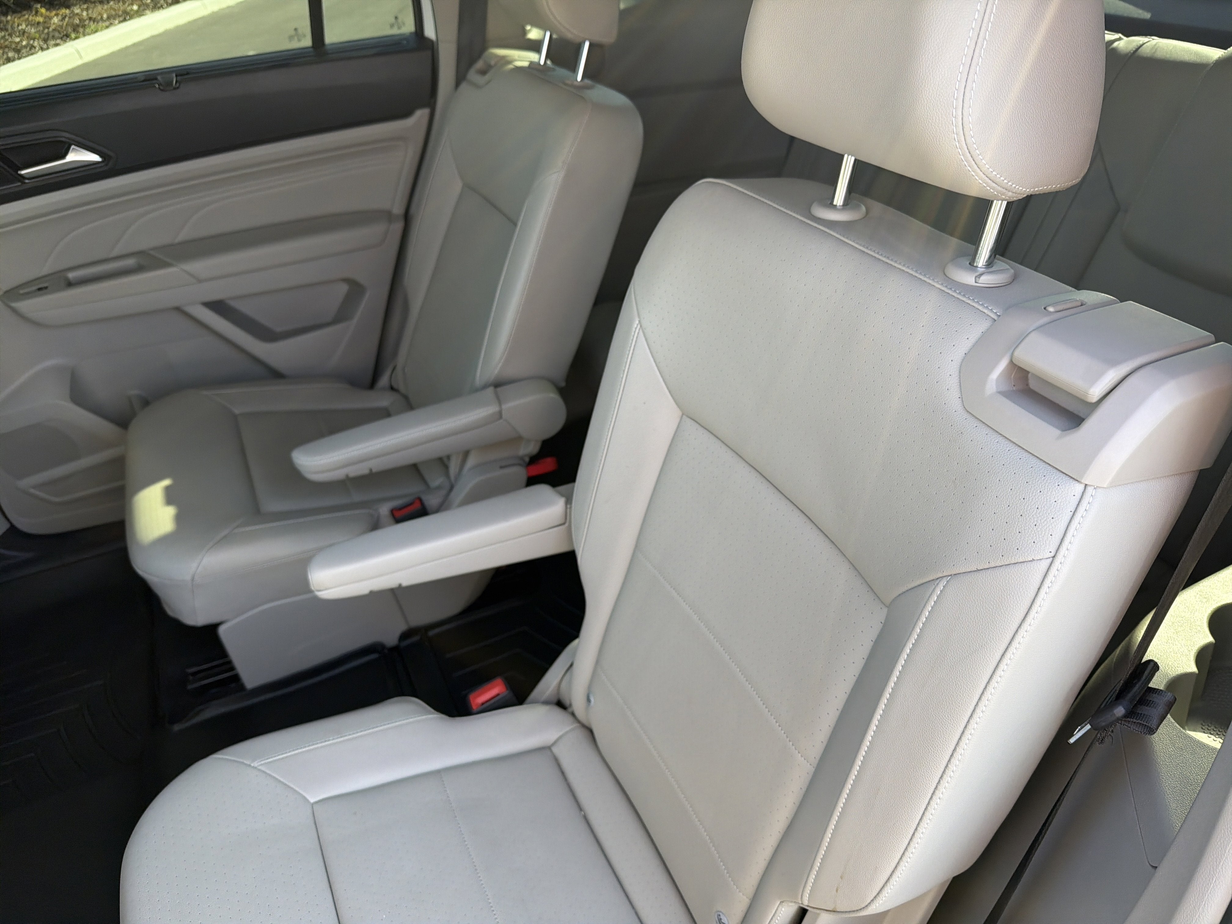 2022 Volkswagen Atlas 2.0T SE w/Technology