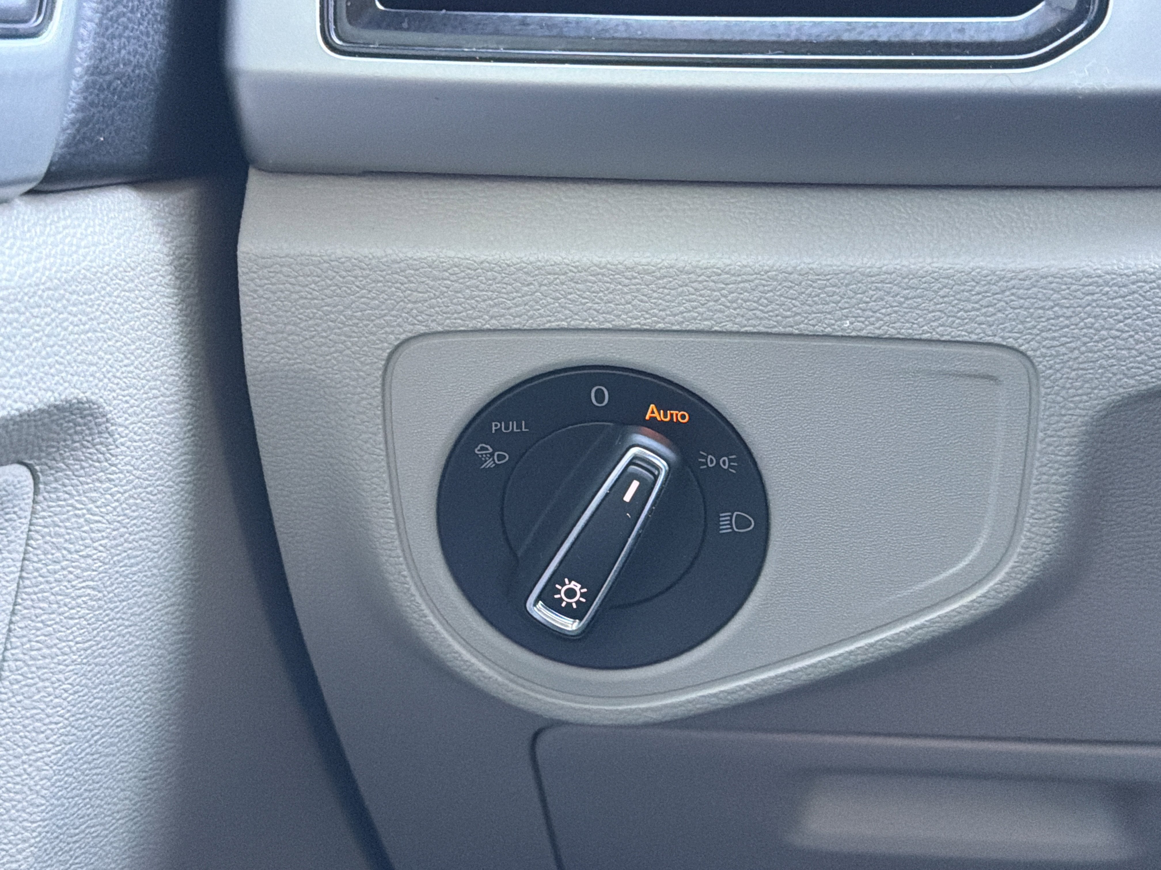 2022 Volkswagen Atlas 2.0T SE w/Technology