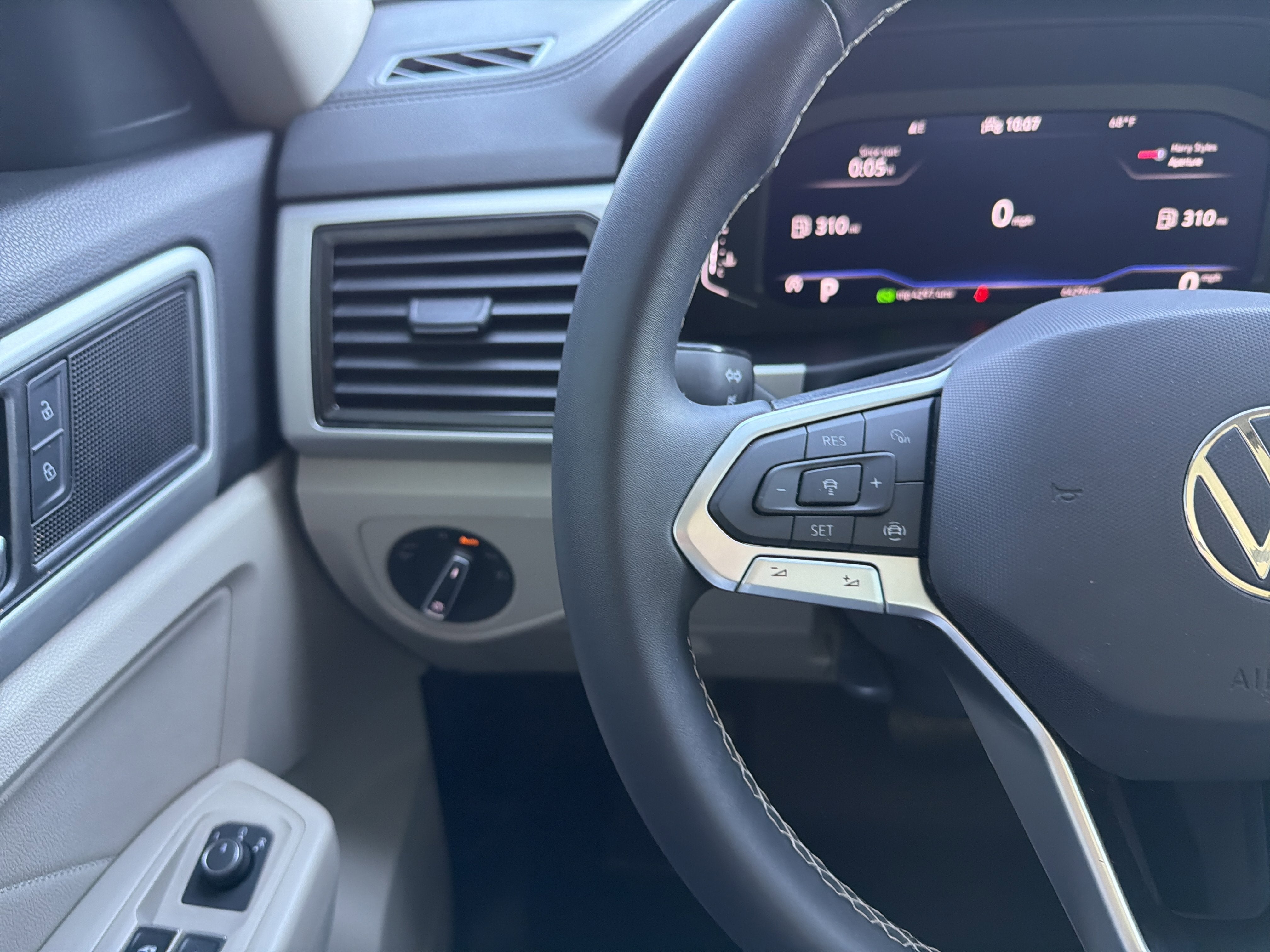 2022 Volkswagen Atlas 2.0T SE w/Technology