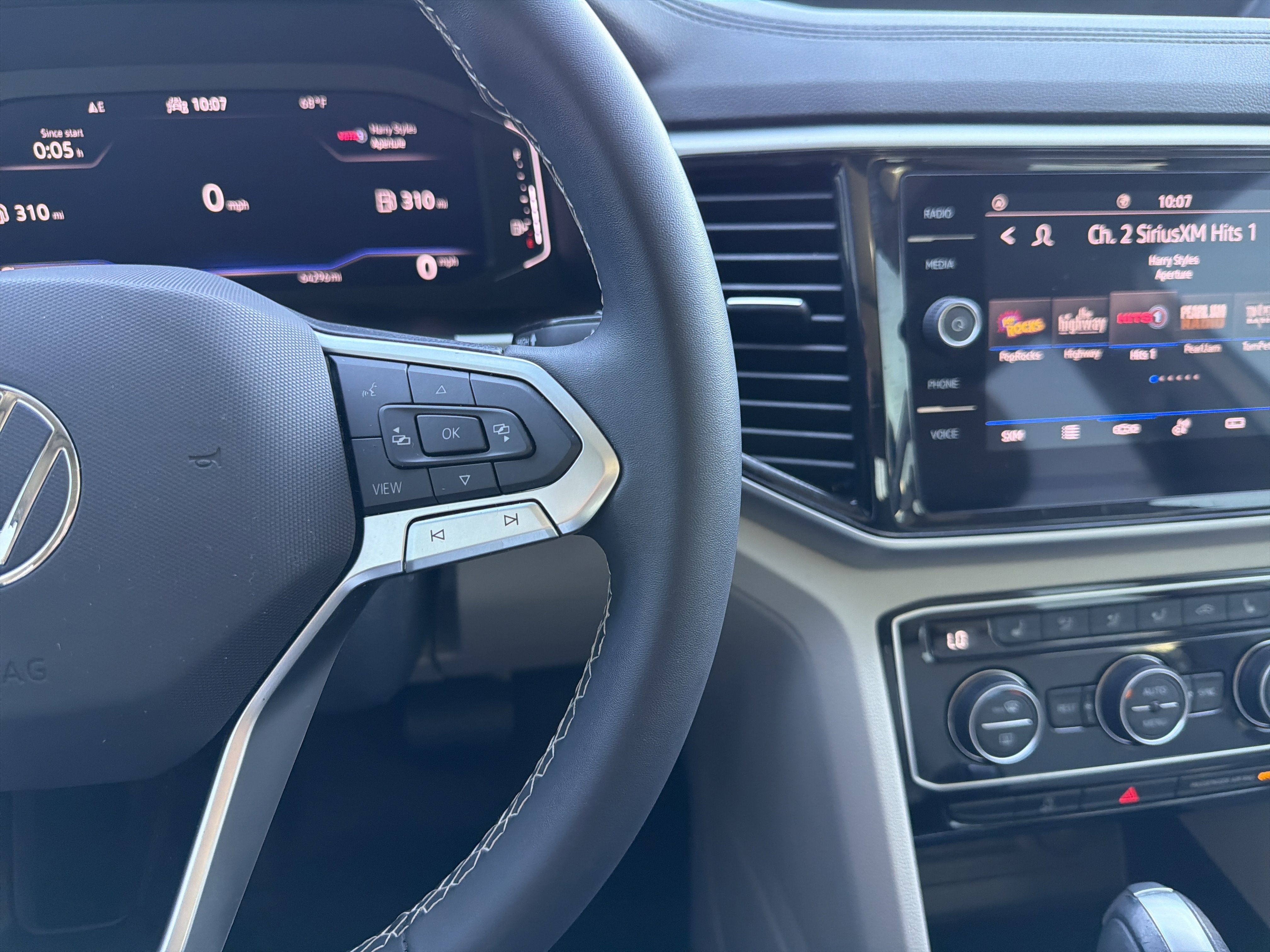 2022 Volkswagen Atlas 2.0T SE w/Technology