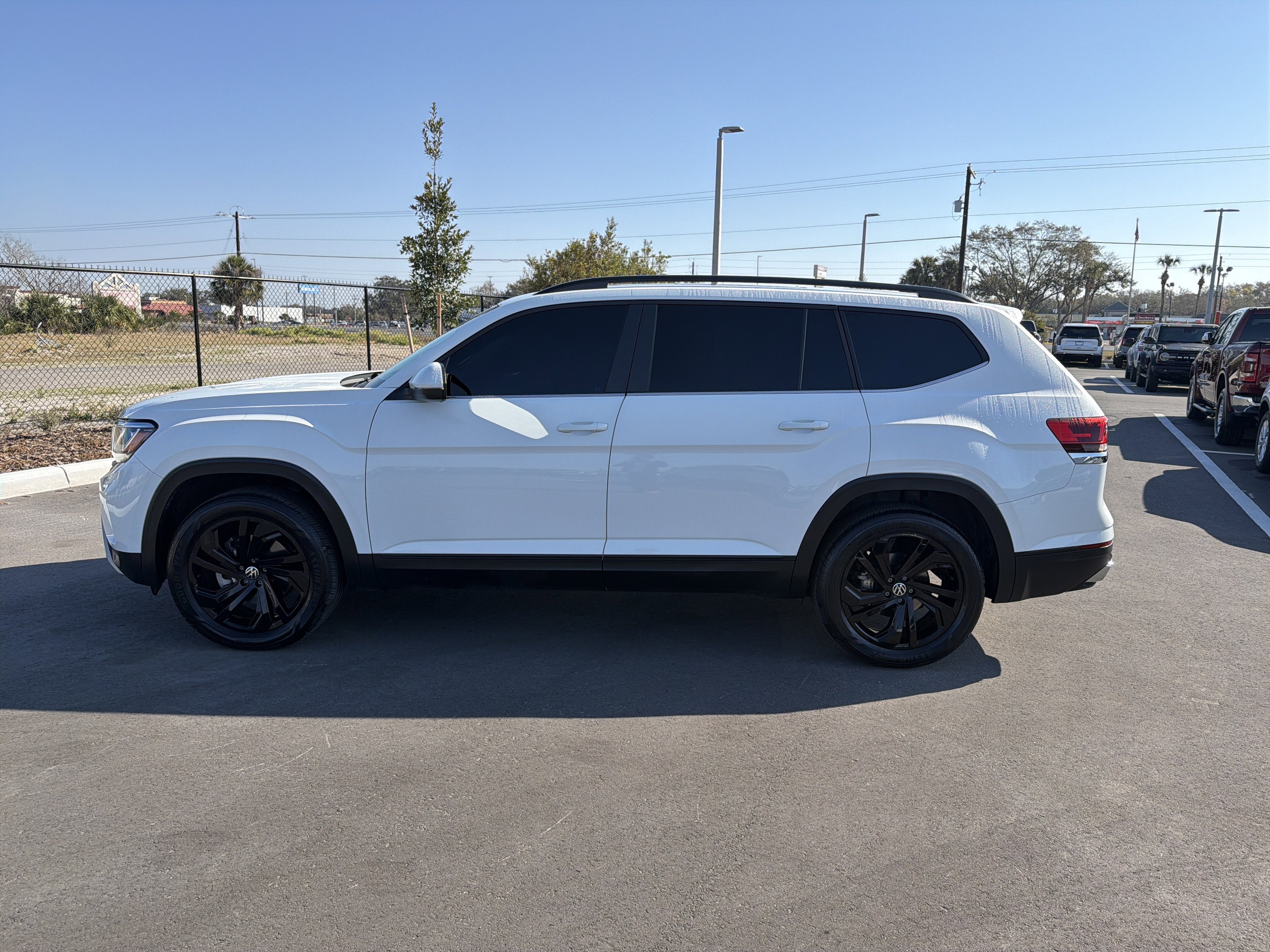 2022 Volkswagen Atlas 2.0T SE w/Technology
