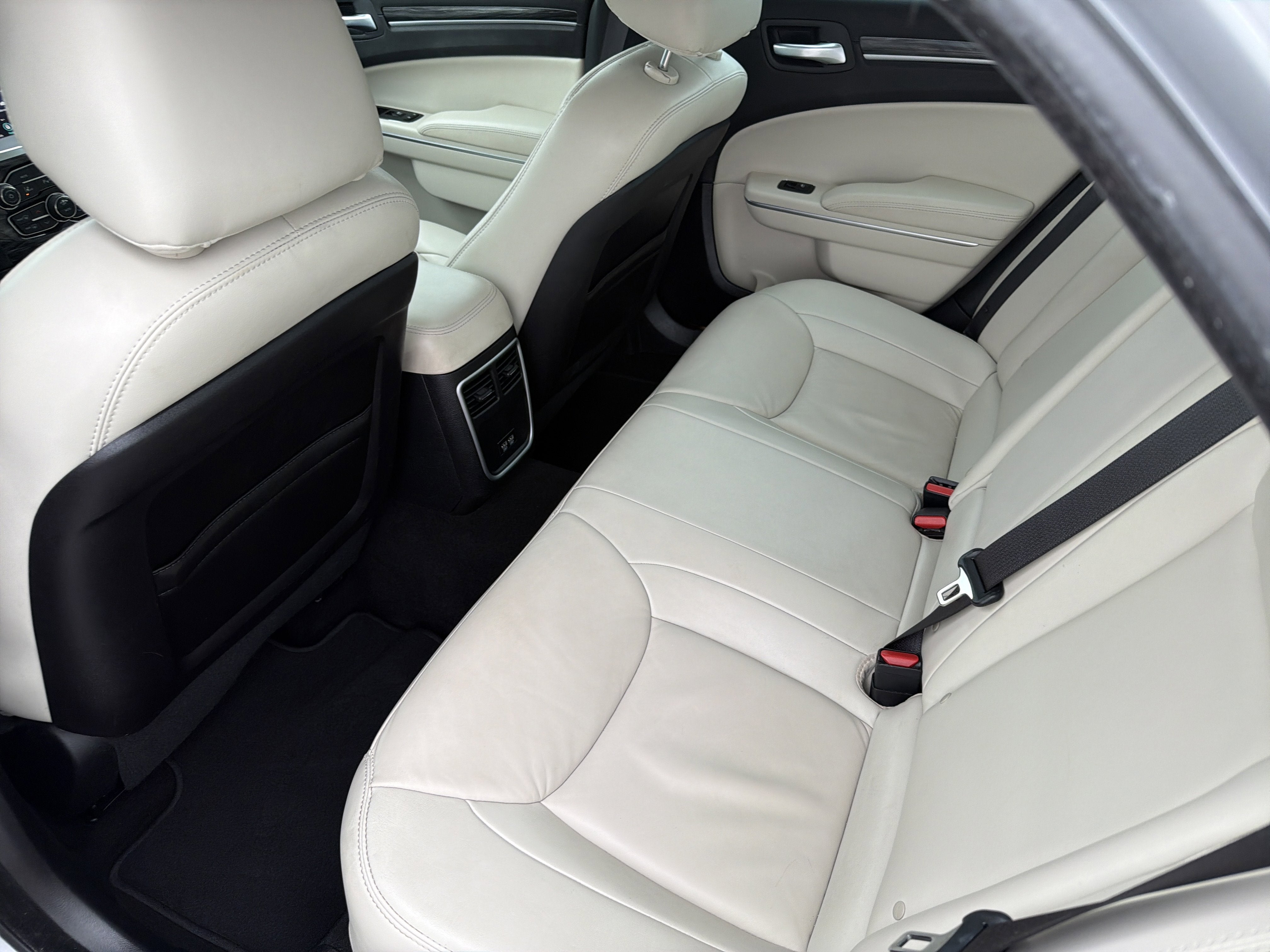 2021 Chrysler 300 Touring