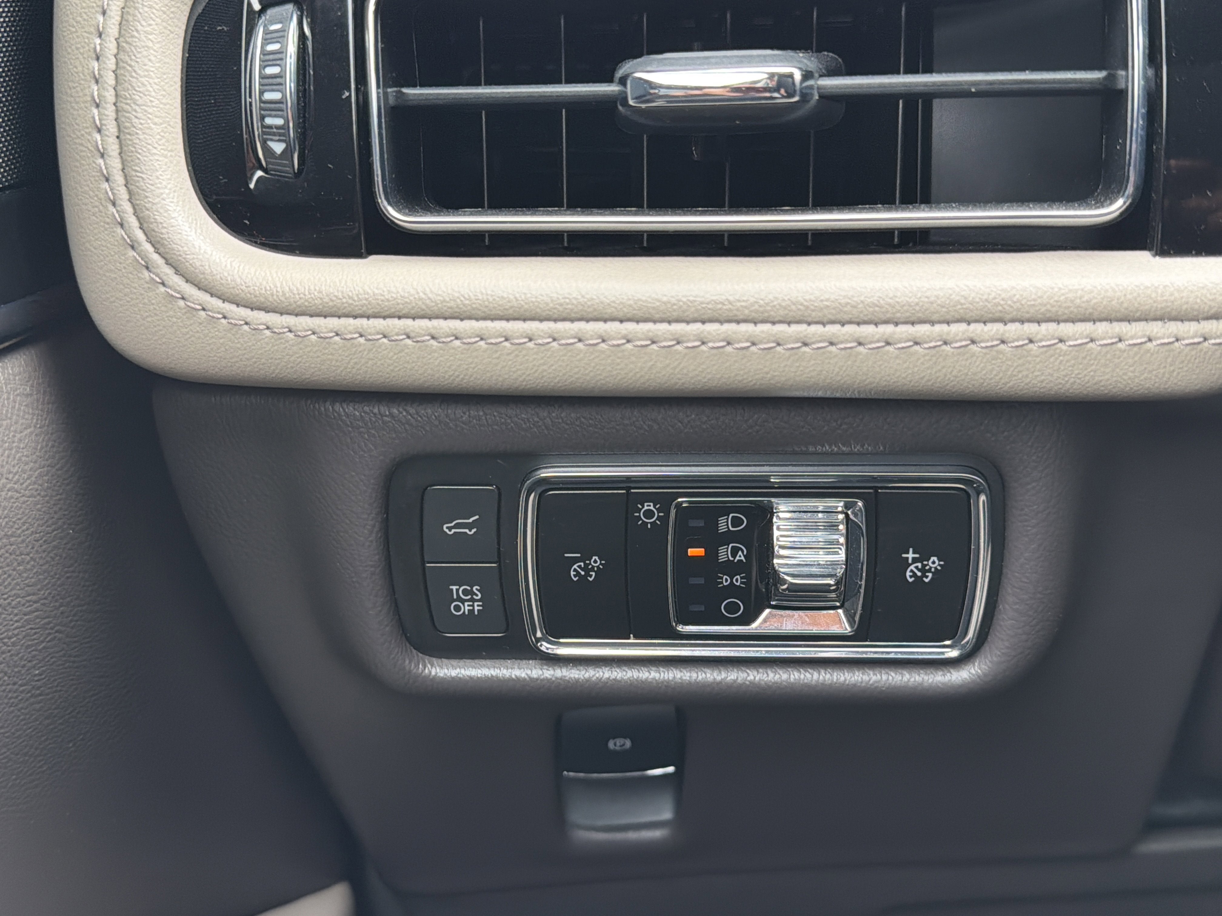 2023 Lincoln Nautilus Standard