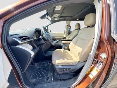 2022 Toyota Sienna XLE 8 Passenger