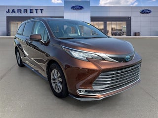 2022 Toyota Sienna XLE 8 Passenger