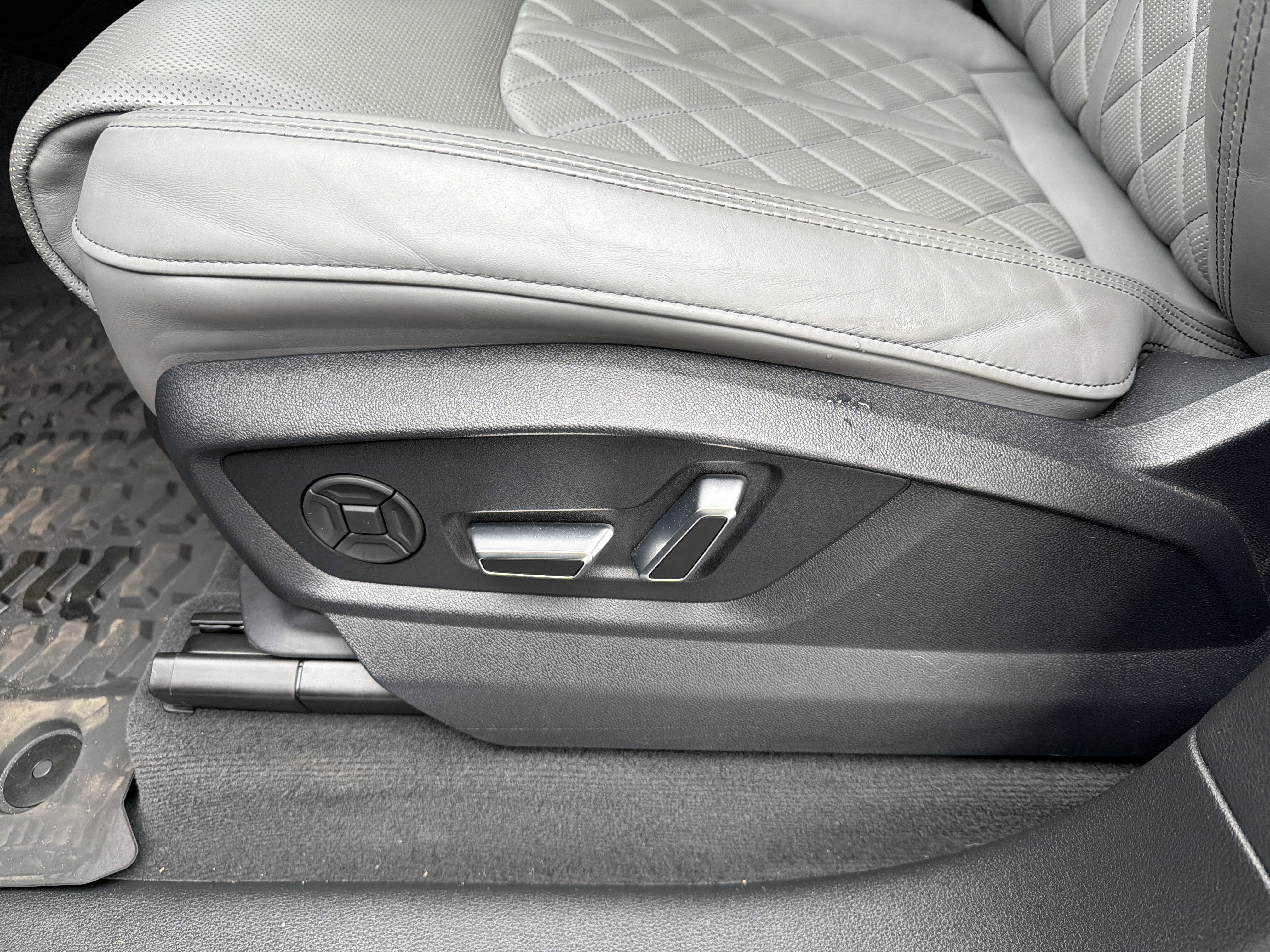 2025 Audi SQ7 Premium Plus quattro