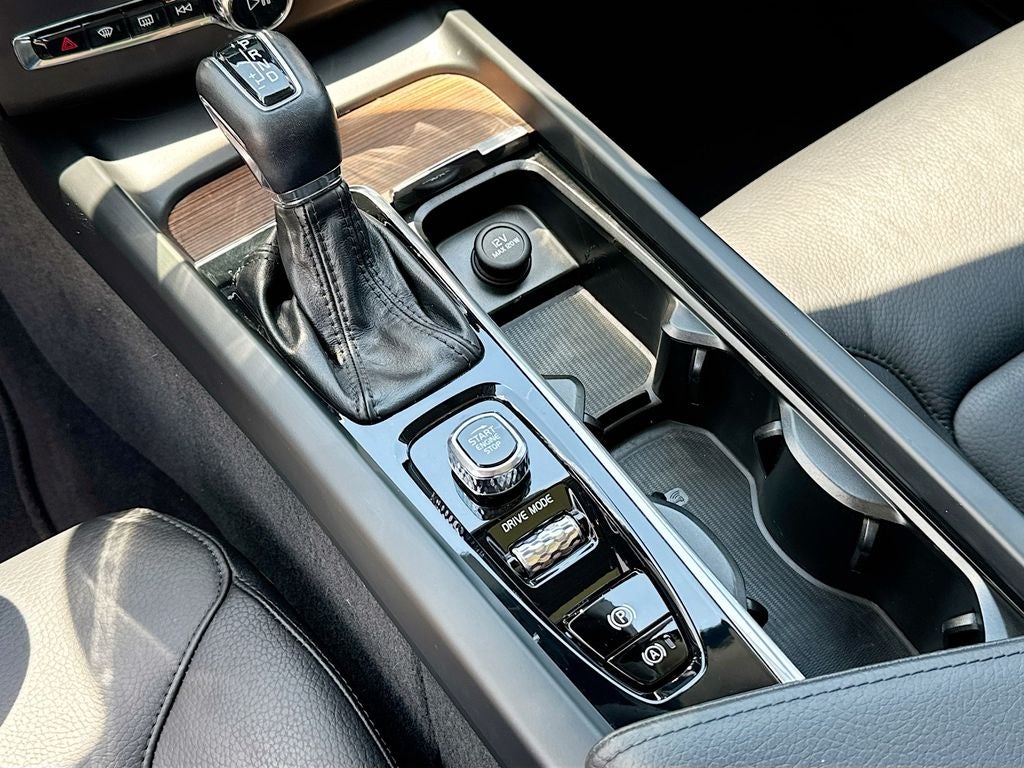 2021 Volvo XC60 T5 Momentum
