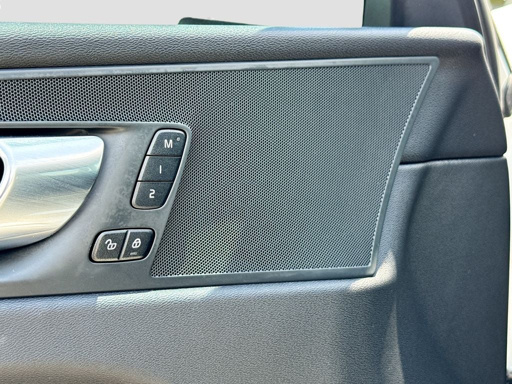 2021 Volvo XC60 T5 Momentum