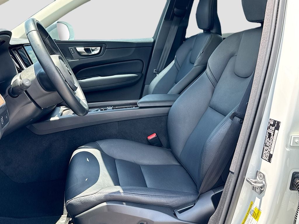 2021 Volvo XC60 T5 Momentum