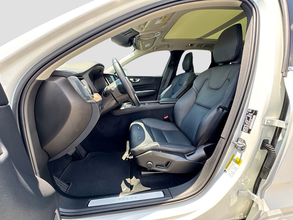 2021 Volvo XC60 T5 Momentum