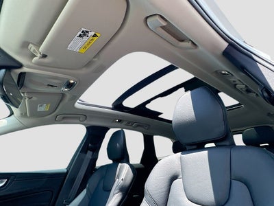 2021 Volvo XC60 T5 Momentum