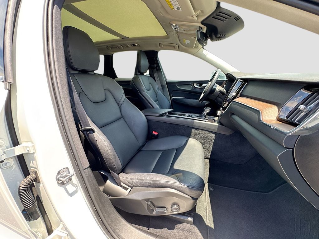 2021 Volvo XC60 T5 Momentum