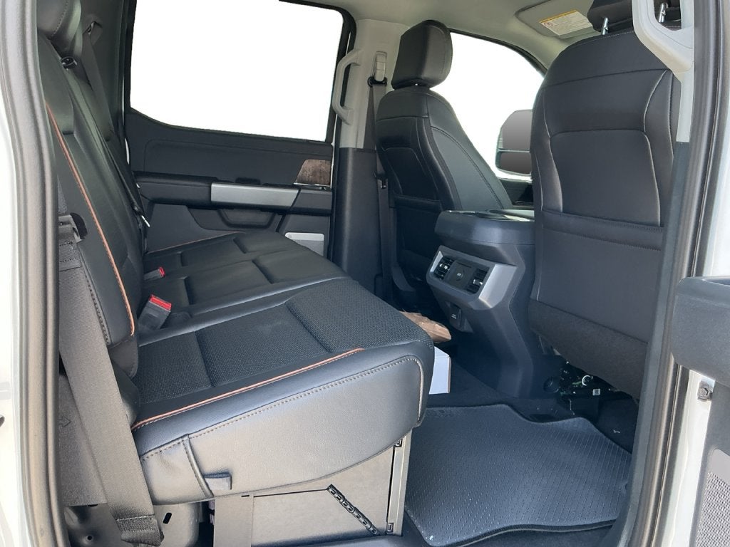2027 Ford F-350SD Lariat DRW