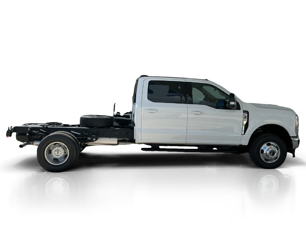 2027 Ford F-350SD Lariat DRW