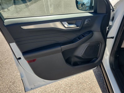 2022 Ford Escape Hybrid Titanium