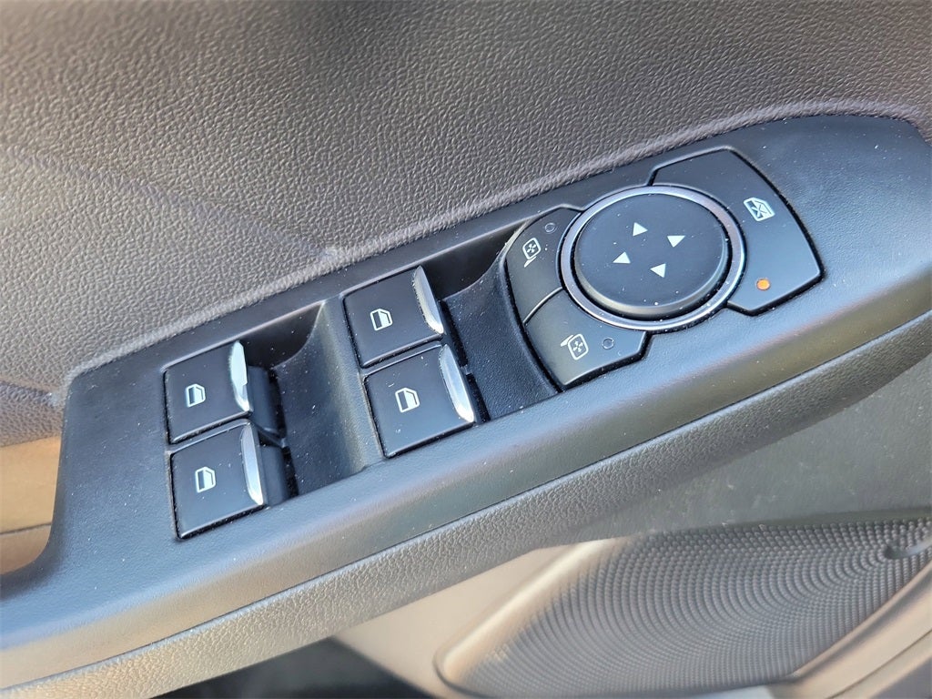 2022 Ford Escape Hybrid Titanium